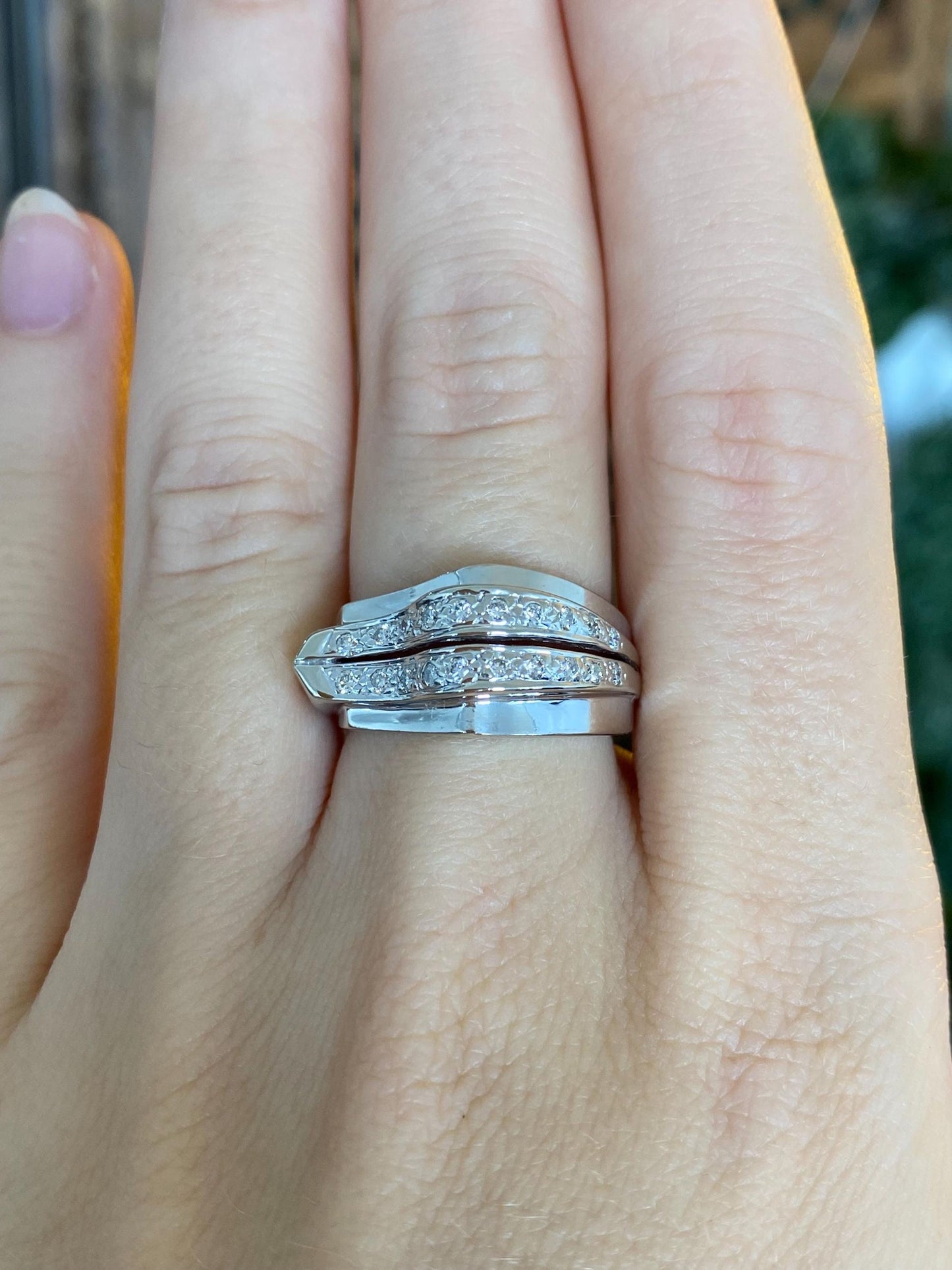 Vintage Solid 14k White Gold Diamond Wavy Ring Band - Size 6.75