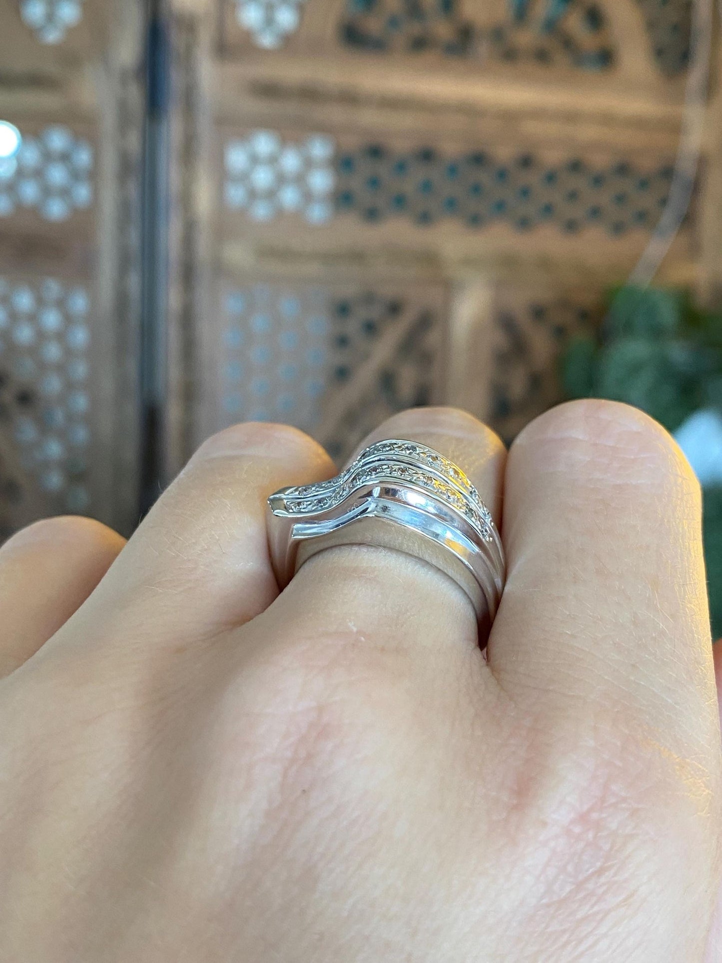 Vintage Solid 14k White Gold Diamond Wavy Ring Band - Size 6.75