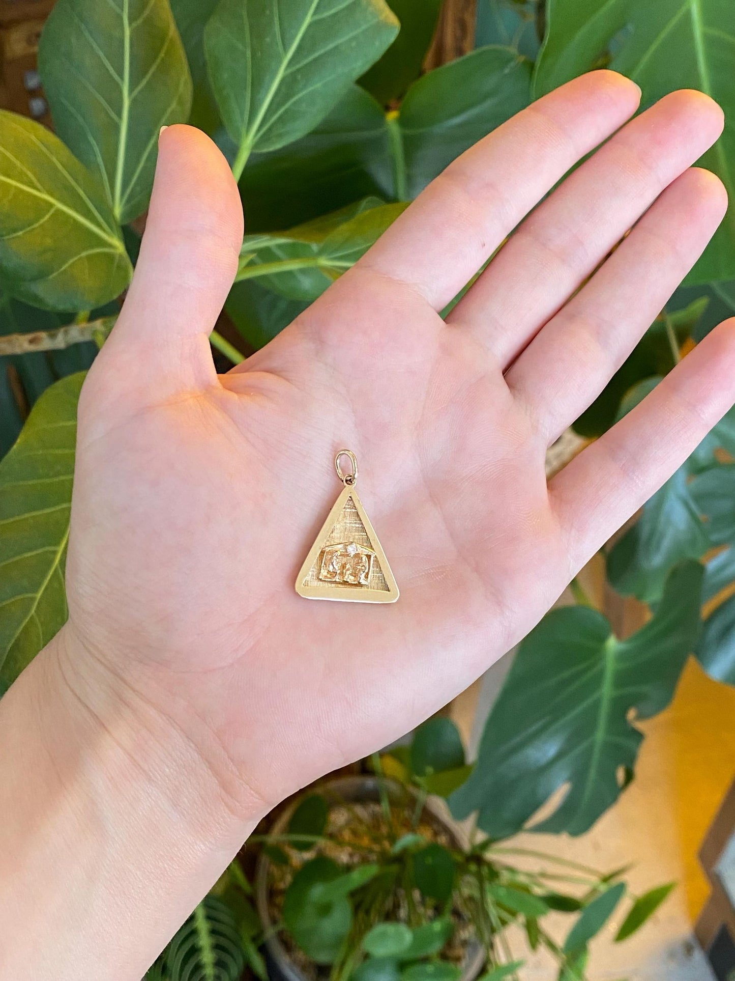 Vintage Solid 14k Yellow Gold Diamond Nativity Scene Charm