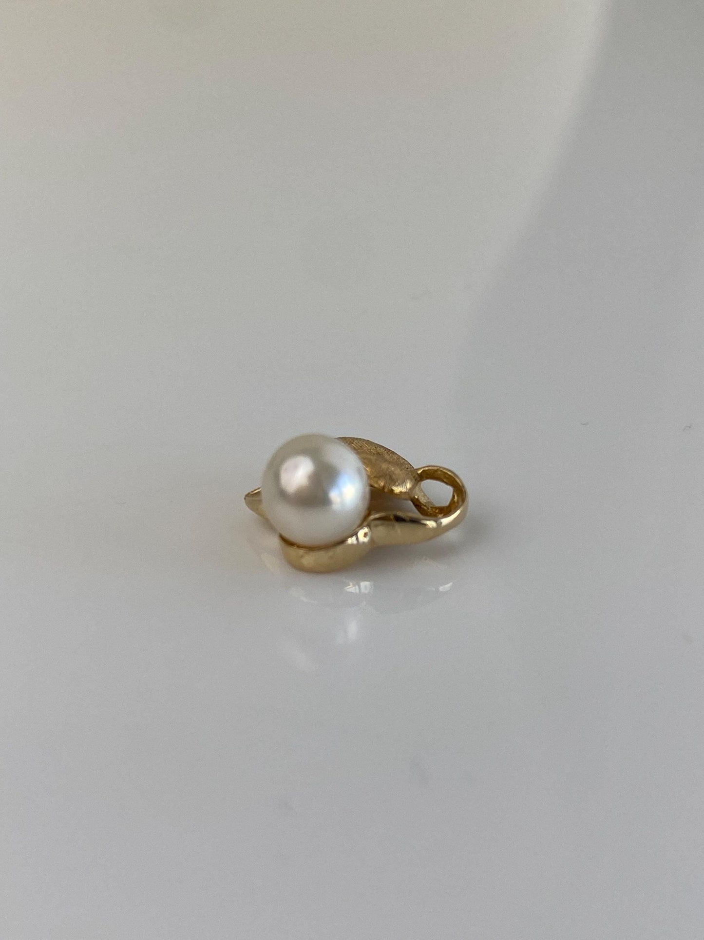 Vintage Solid 14k Yellow Gold Pearl Leaf Charm