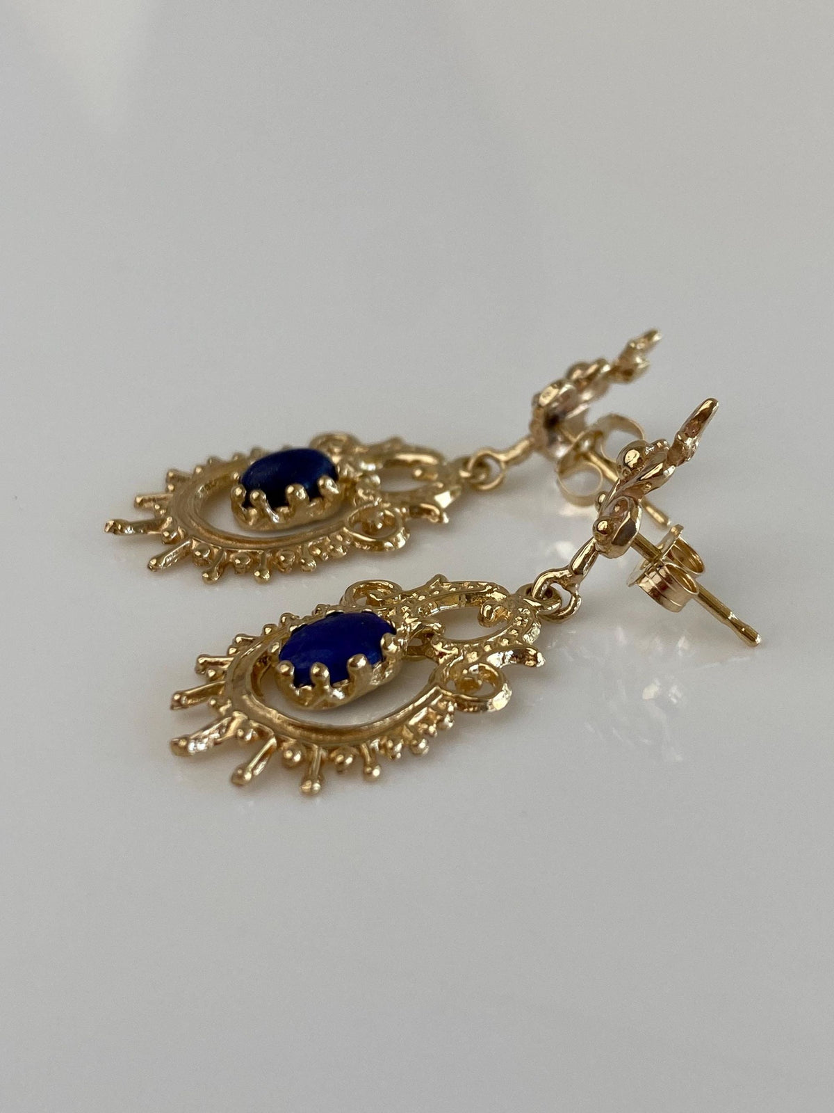 Vintage Solid 14k Yellow Gold Blue Lapis Lazuli Ornate Dangle Stud Earrings