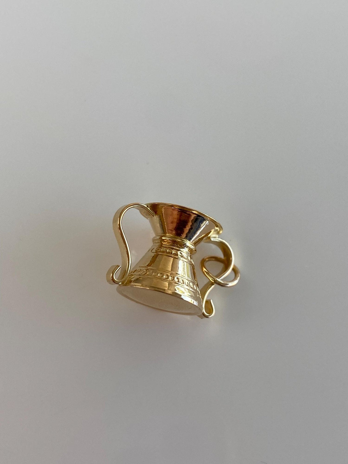 Vintage Solid 18k Yellow Gold Designed Vase Vessel Charm