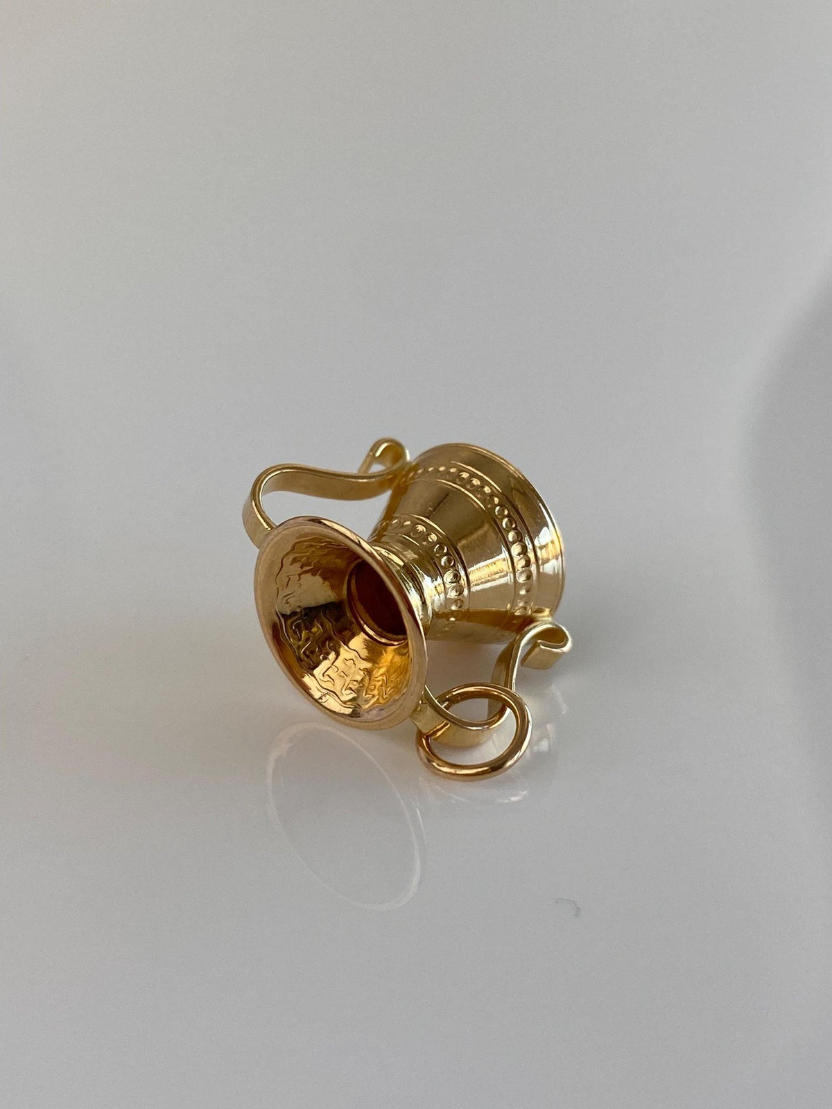 Vintage Solid 18k Yellow Gold Designed Vase Vessel Charm