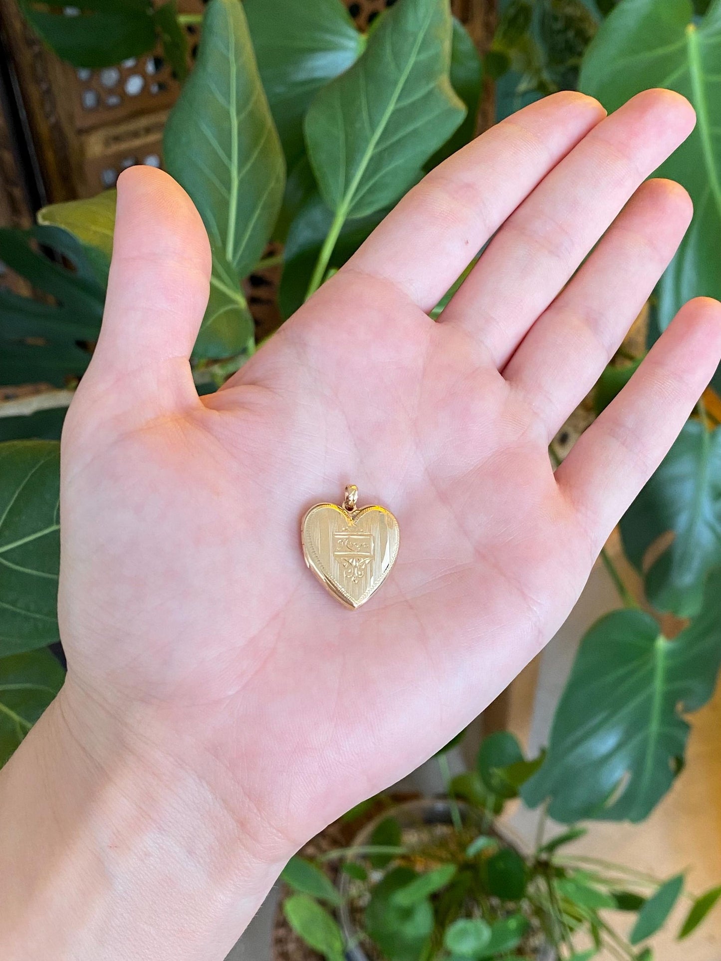 Vintage Solid 10k Yellow Gold Engraved 'Bill & Ann' Heart Locket Charm