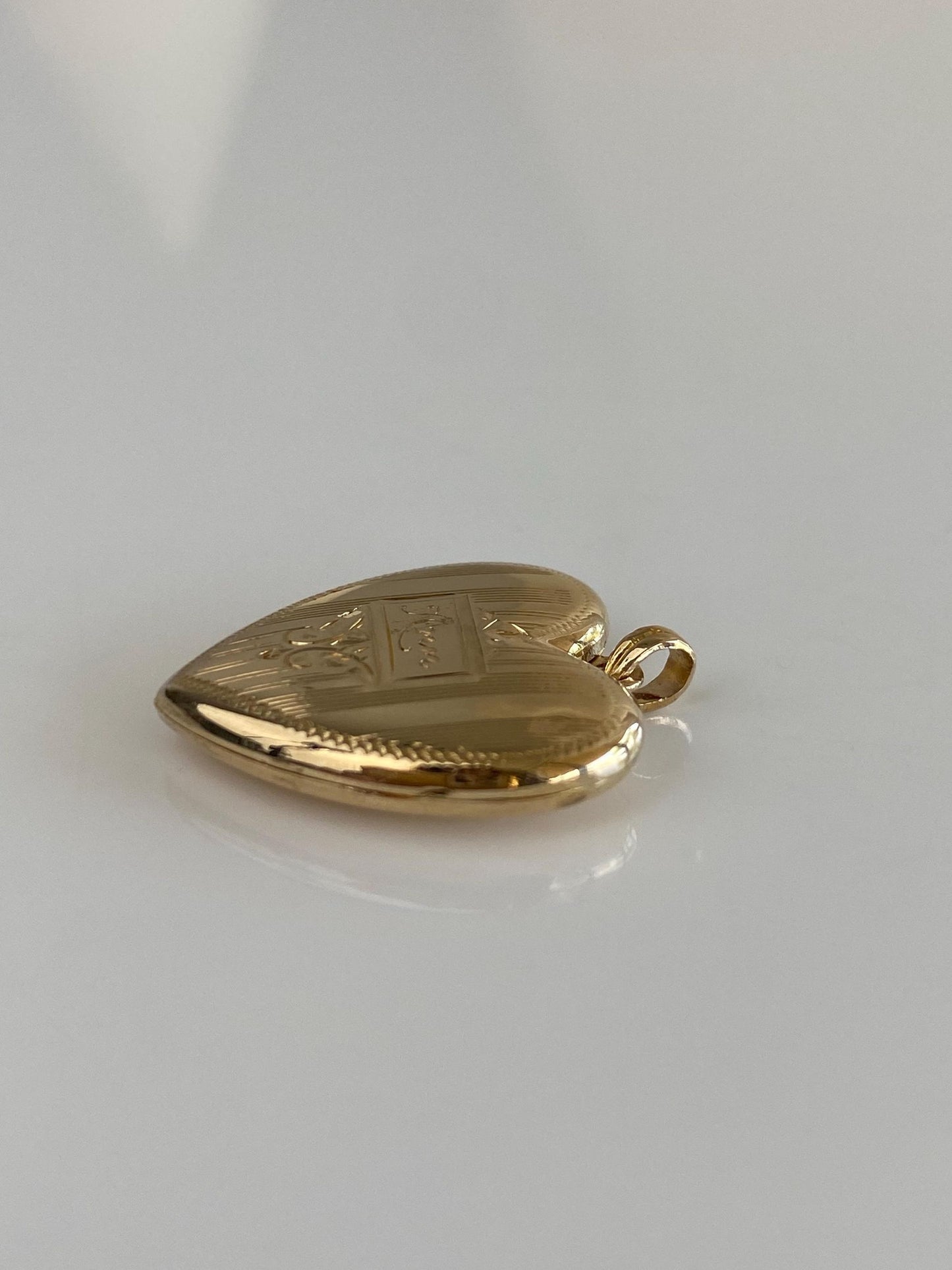 Vintage Solid 10k Yellow Gold Engraved 'Bill & Ann' Heart Locket Charm