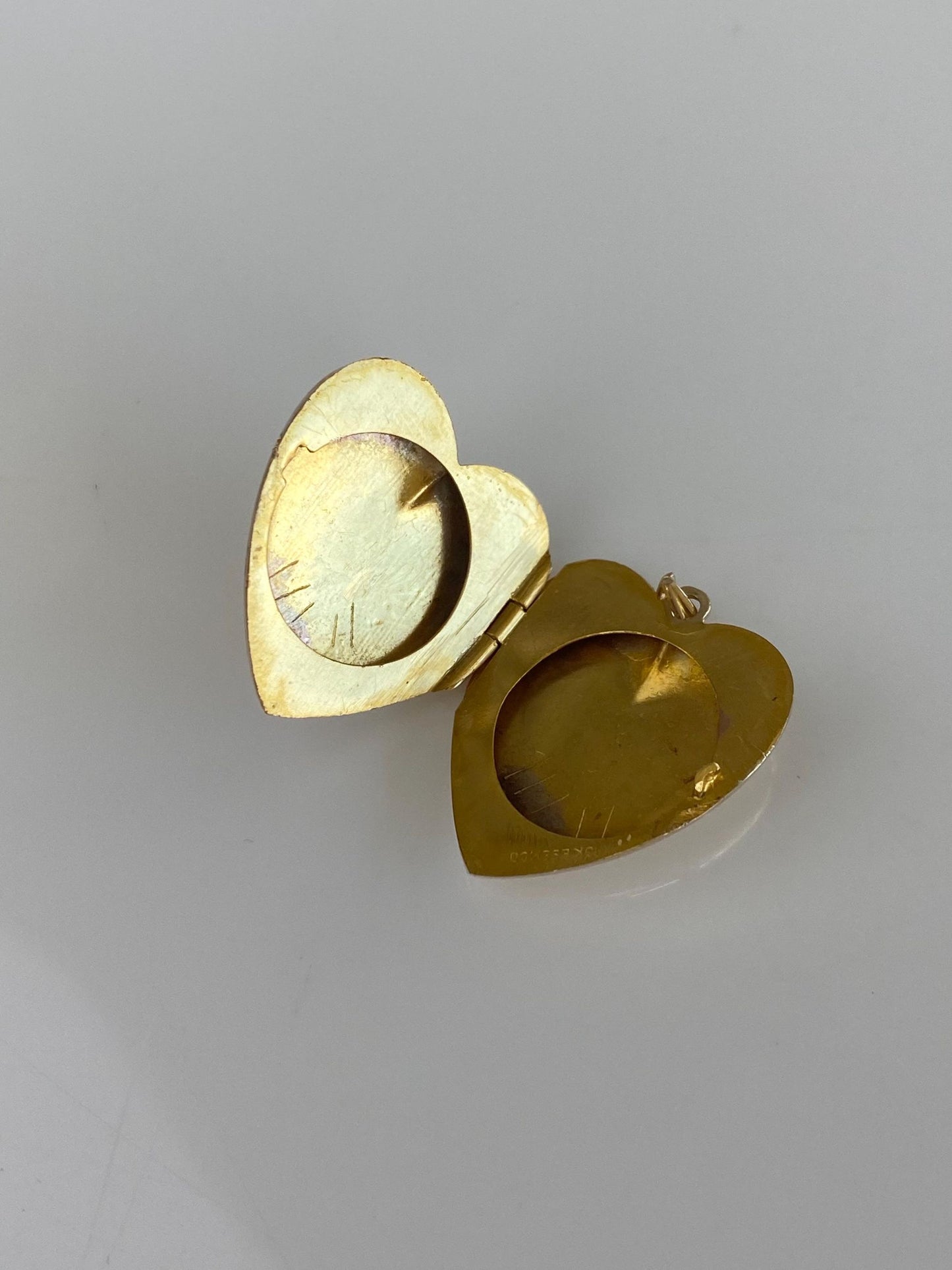 Vintage Solid 10k Yellow Gold Engraved 'Bill & Ann' Heart Locket Charm