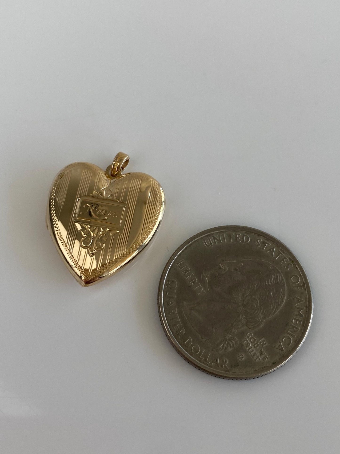 Vintage Solid 10k Yellow Gold Engraved 'Bill & Ann' Heart Locket Charm