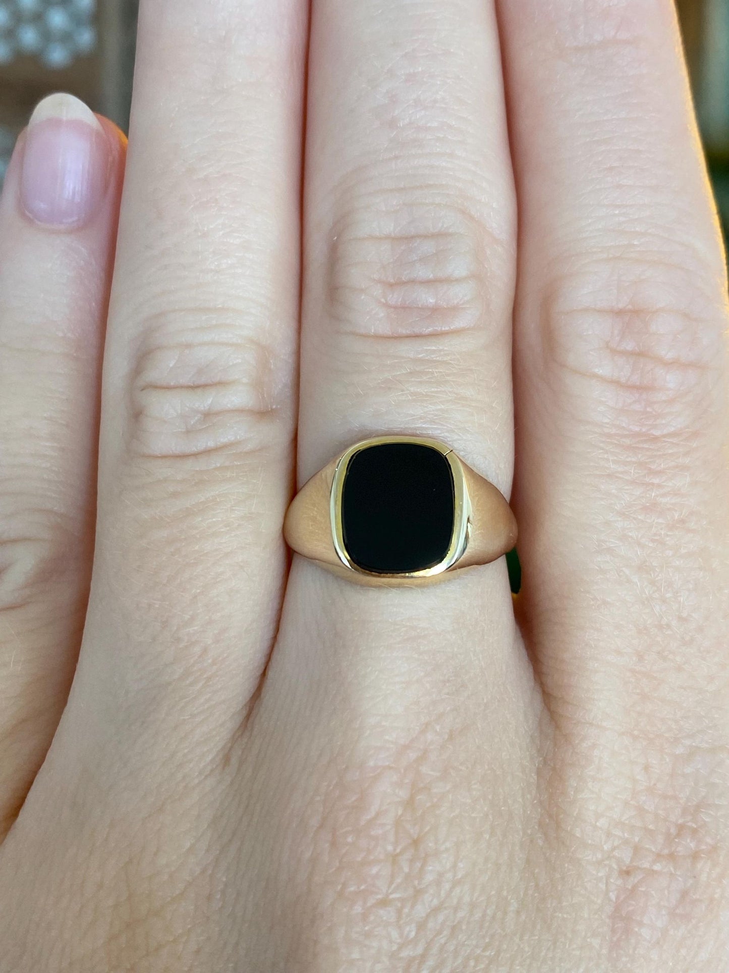 Vintage Solid 9k Yellow Gold Onyx Signet Ring - Size 6.25