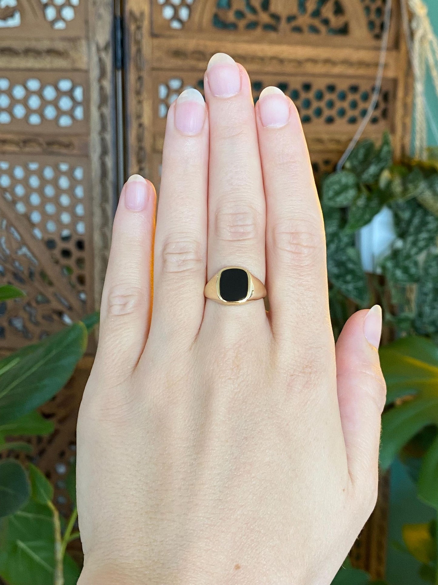 Vintage Solid 9k Yellow Gold Onyx Signet Ring - Size 6.25