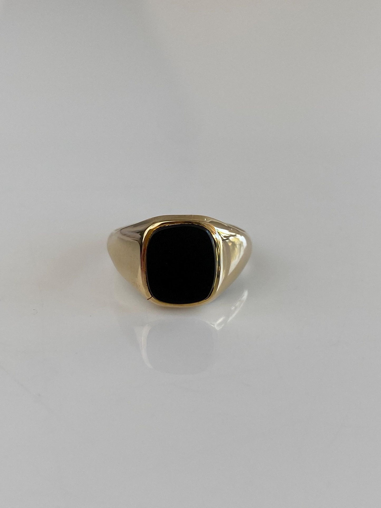 Vintage Solid 9k Yellow Gold Onyx Signet Ring - Size 6.25