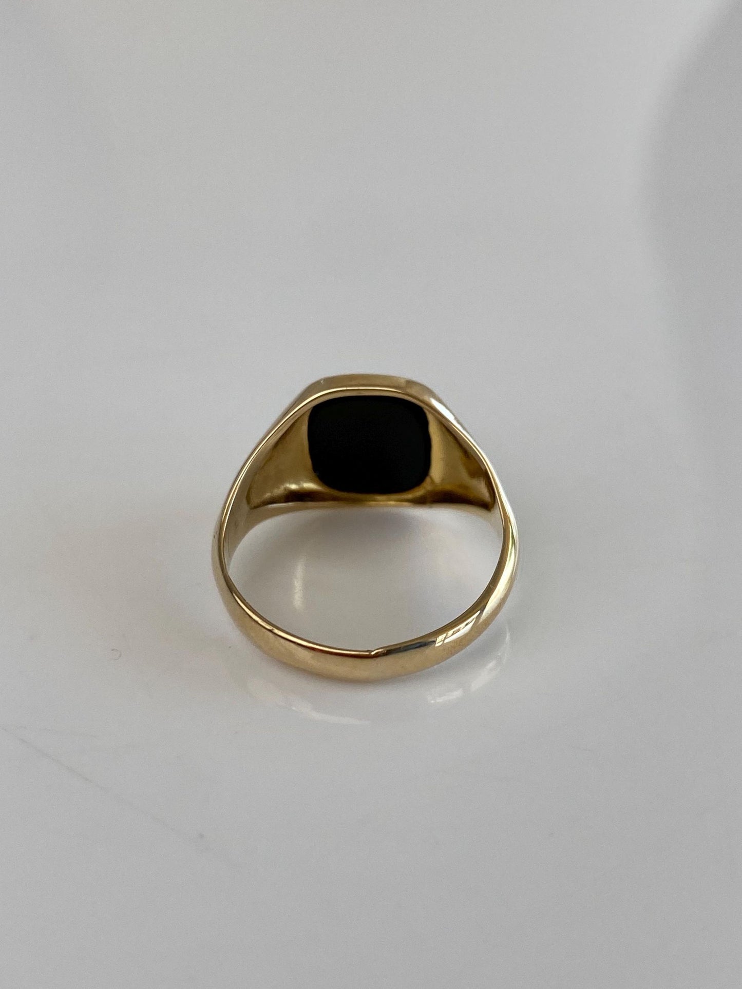 Vintage Solid 9k Yellow Gold Onyx Signet Ring - Size 6.25