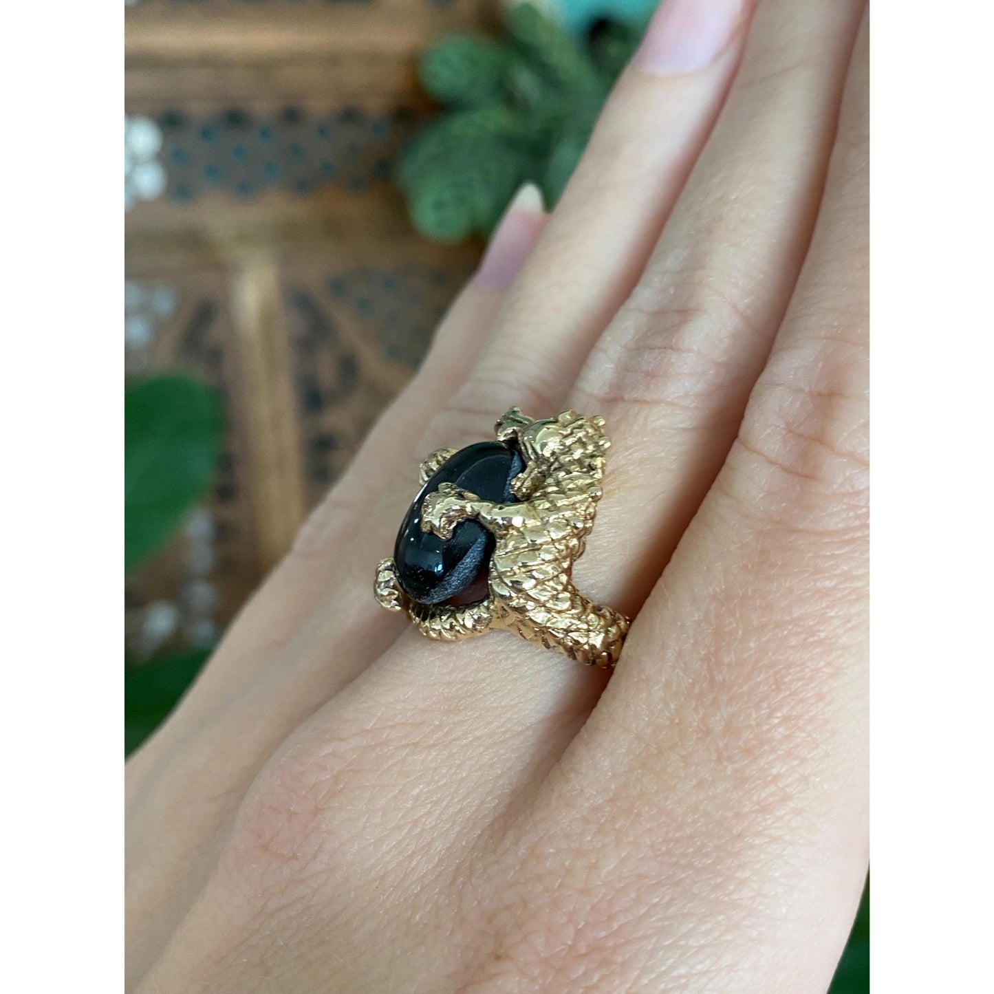 Vintage Solid 14k Yellow Gold Star Sapphire Dragon Ring - Size 8