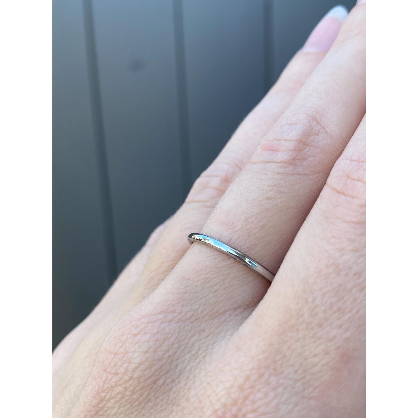 Vintage Solid 18k White Gold Slim Ring Band - Size 7.25