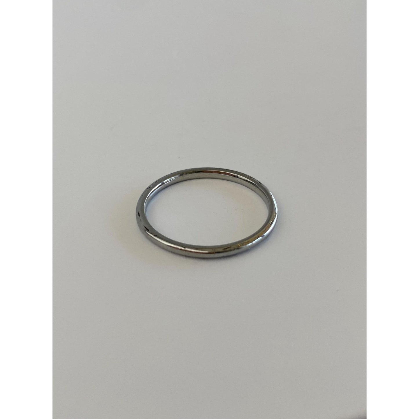 Vintage Solid 18k White Gold Slim Ring Band - Size 7.25