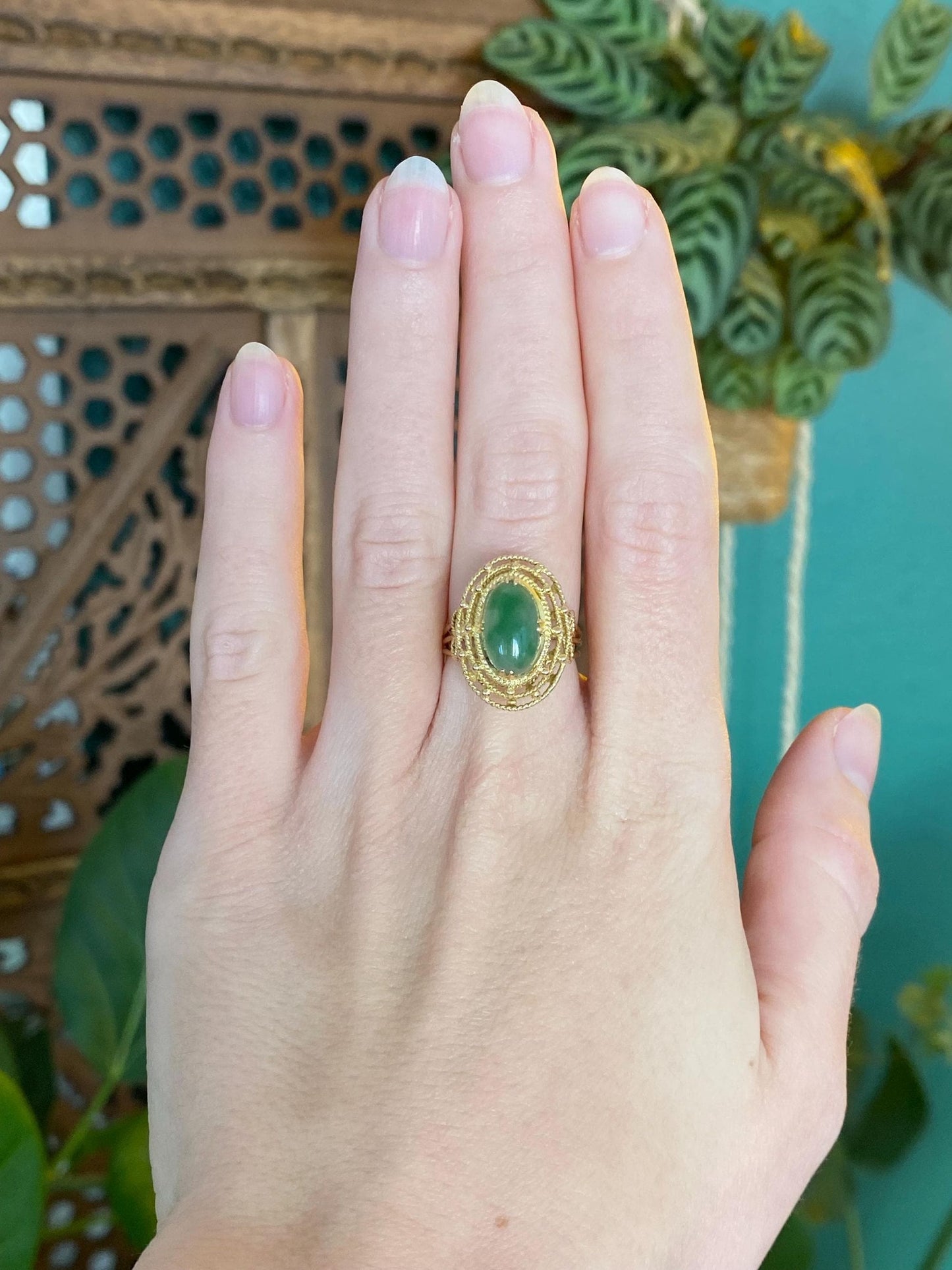 Vintage Solid 18k Yellow Gold Jade Ring - Size 5.25