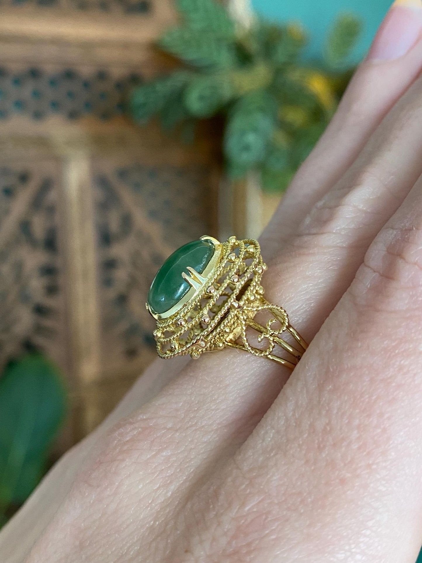 Vintage Solid 18k Yellow Gold Jade Ring - Size 5.25