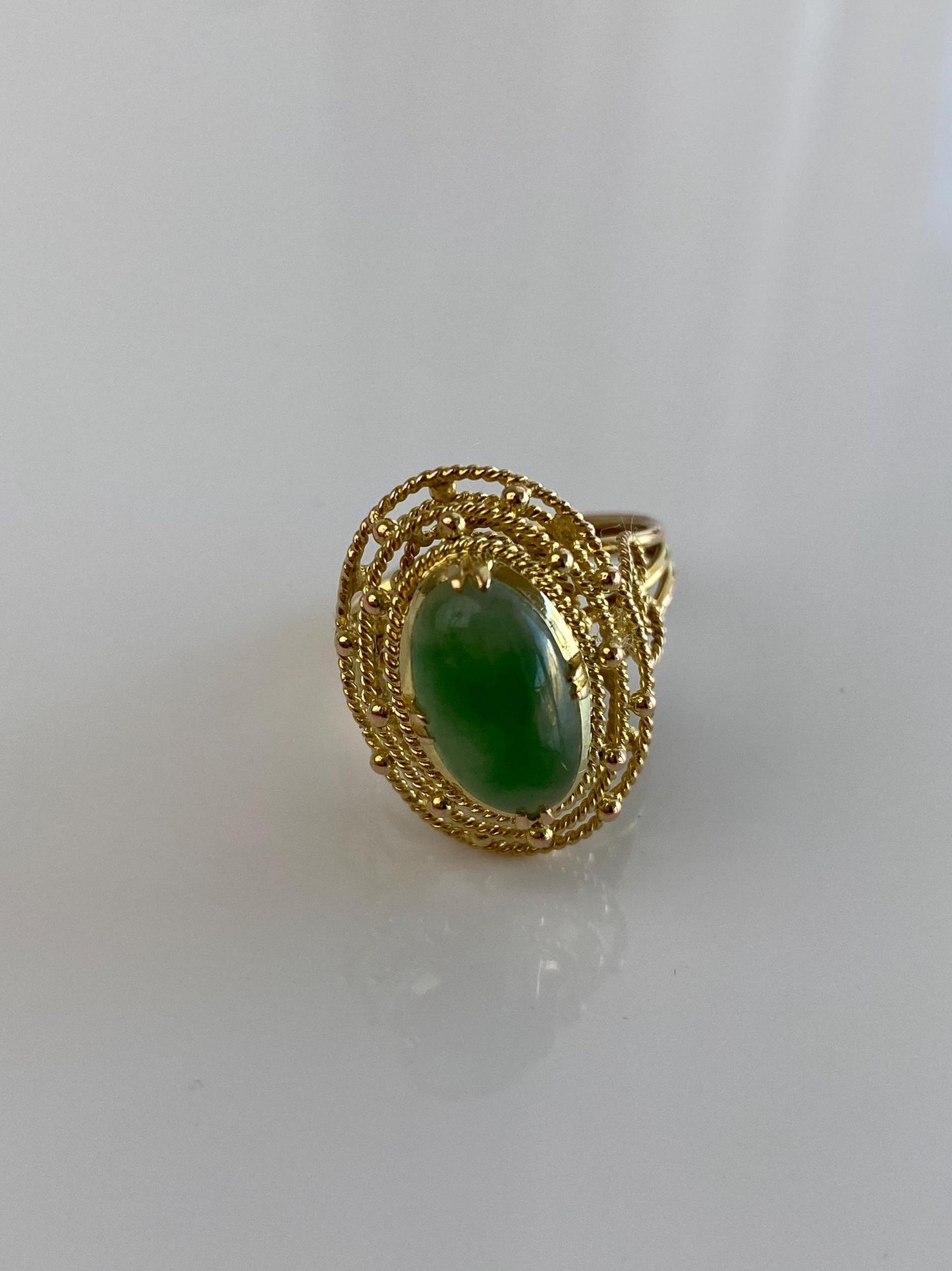 Vintage Solid 18k Yellow Gold Jade Ring - Size 5.25