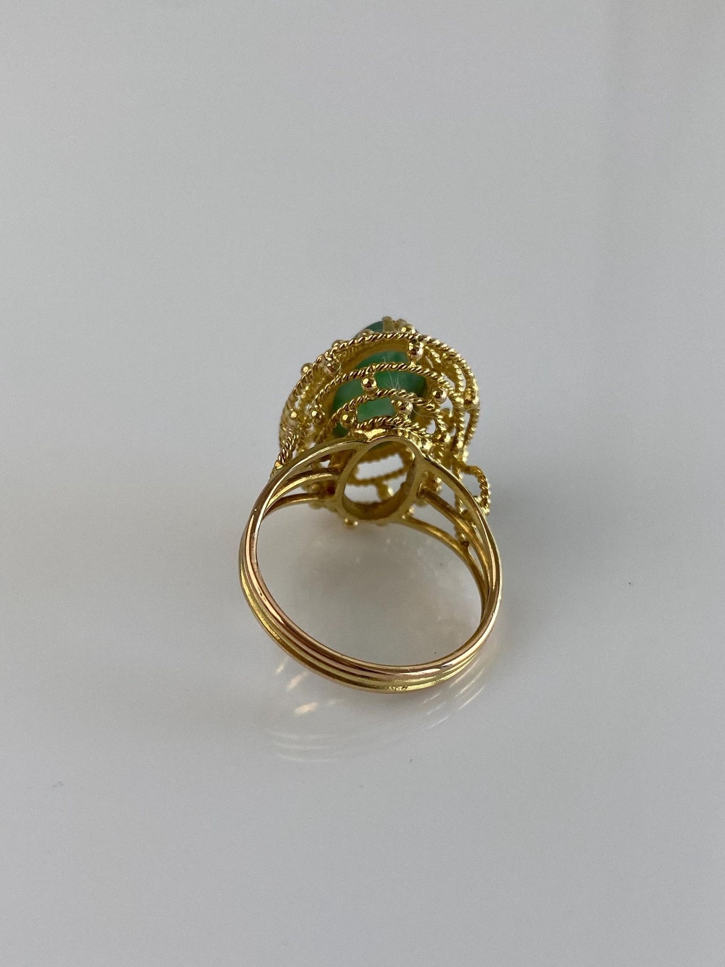 Vintage Solid 18k Yellow Gold Jade Ring - Size 5.25