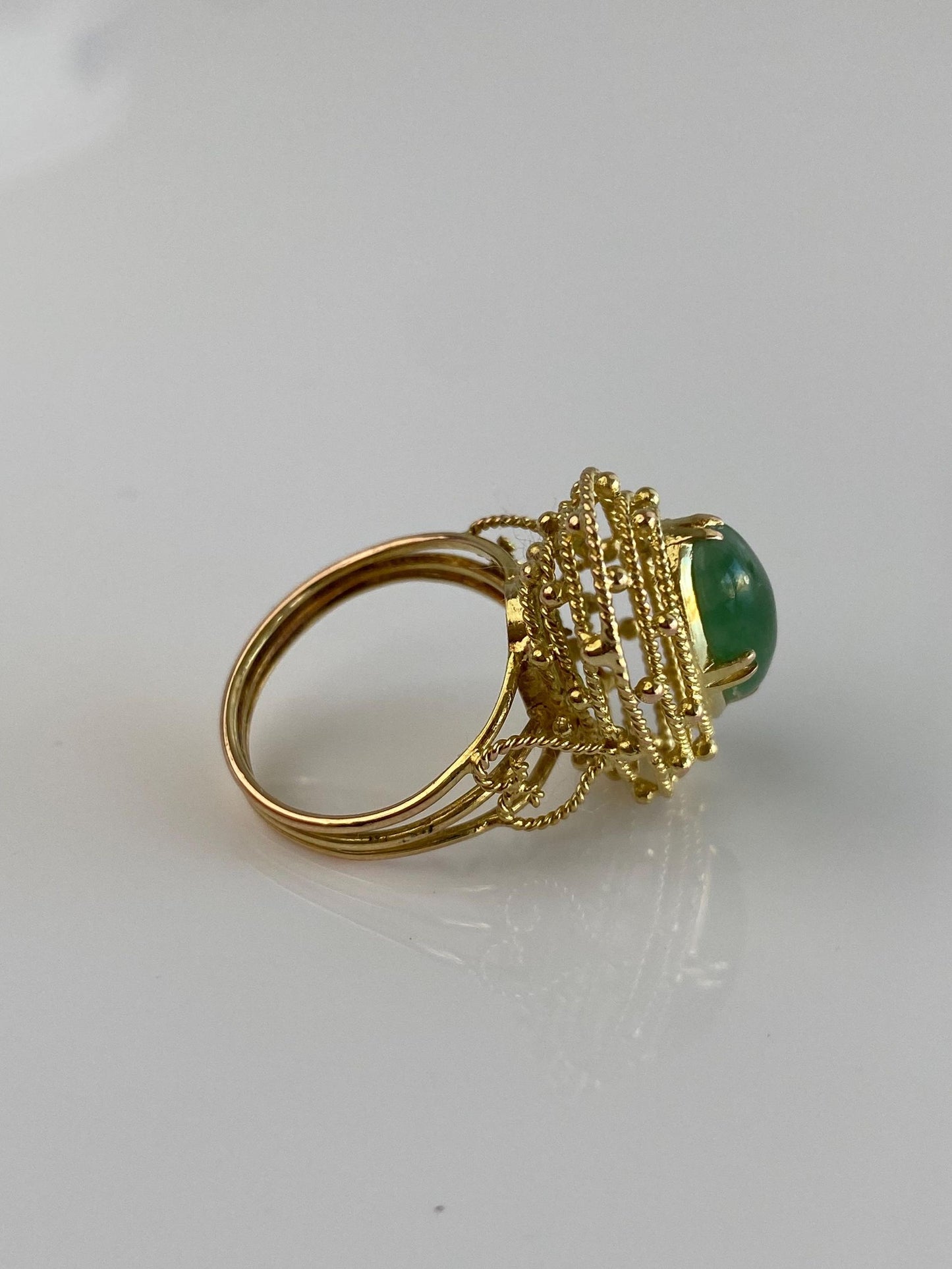 Vintage Solid 18k Yellow Gold Jade Ring - Size 5.25