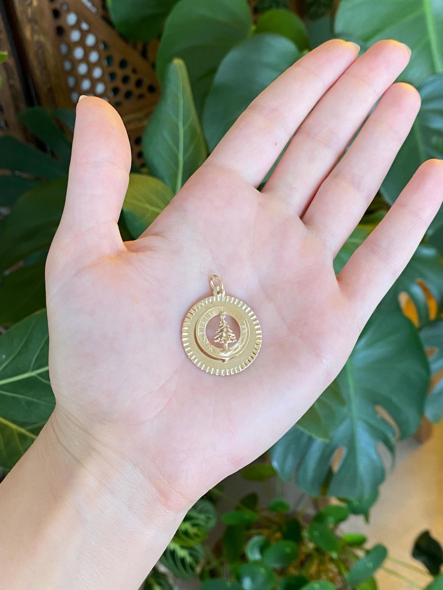 Vintage Solid 14k Yellow Gold Merry Christmas Charm