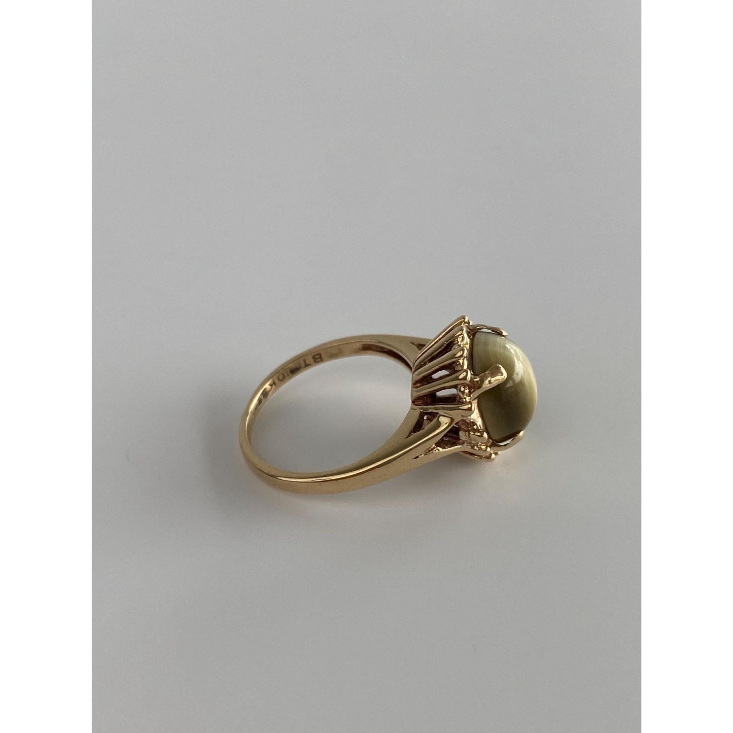 Vintage Solid 10k Yellow Gold Tigers Eye Ring - Size 4
