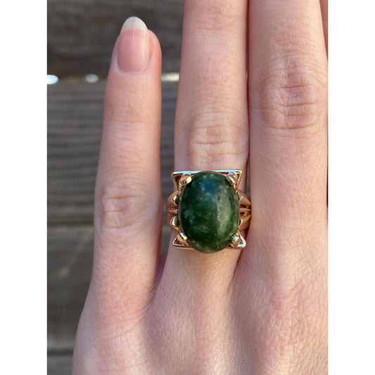 Vintage Solid 14k Yellow Gold Green Stone Ring - Size 5.5