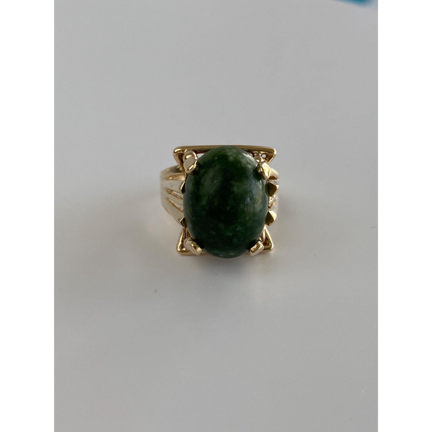 Vintage Solid 14k Yellow Gold Green Stone Ring - Size 5.5
