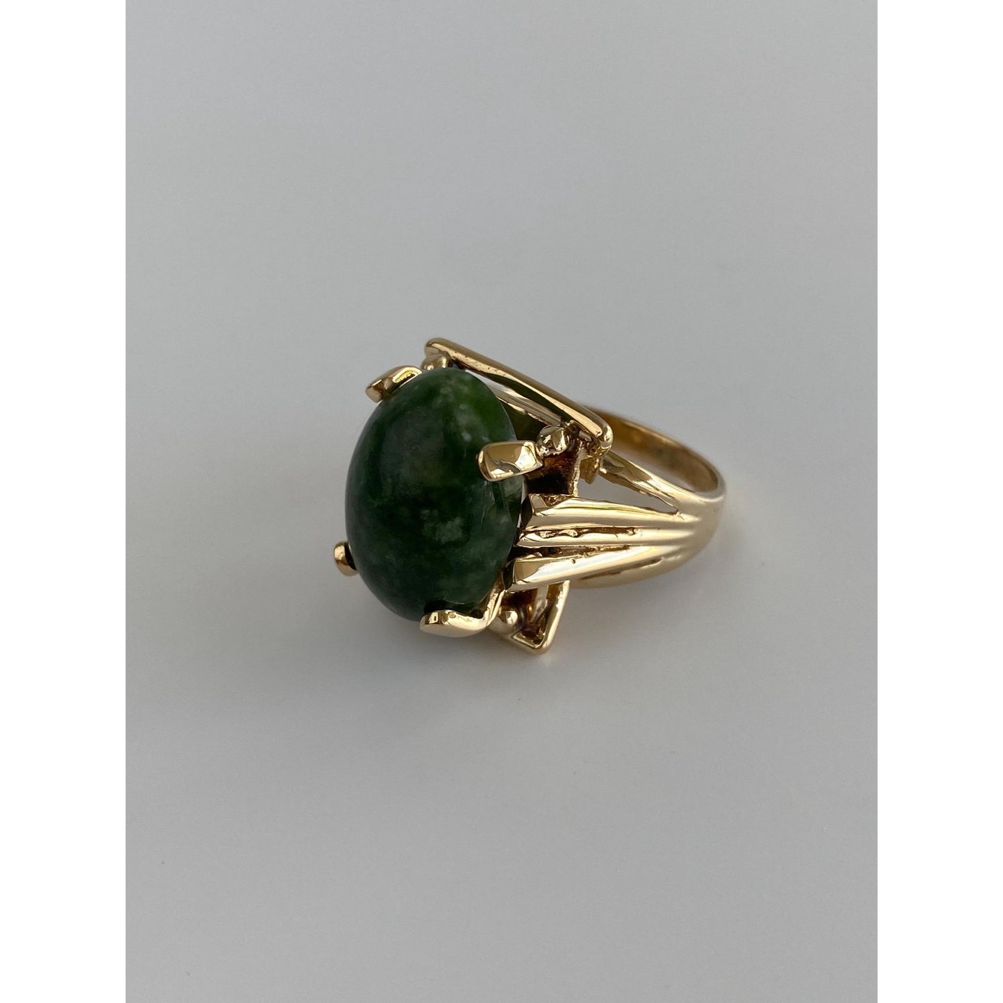 Vintage Solid 14k Yellow Gold Green Stone Ring - Size 5.5