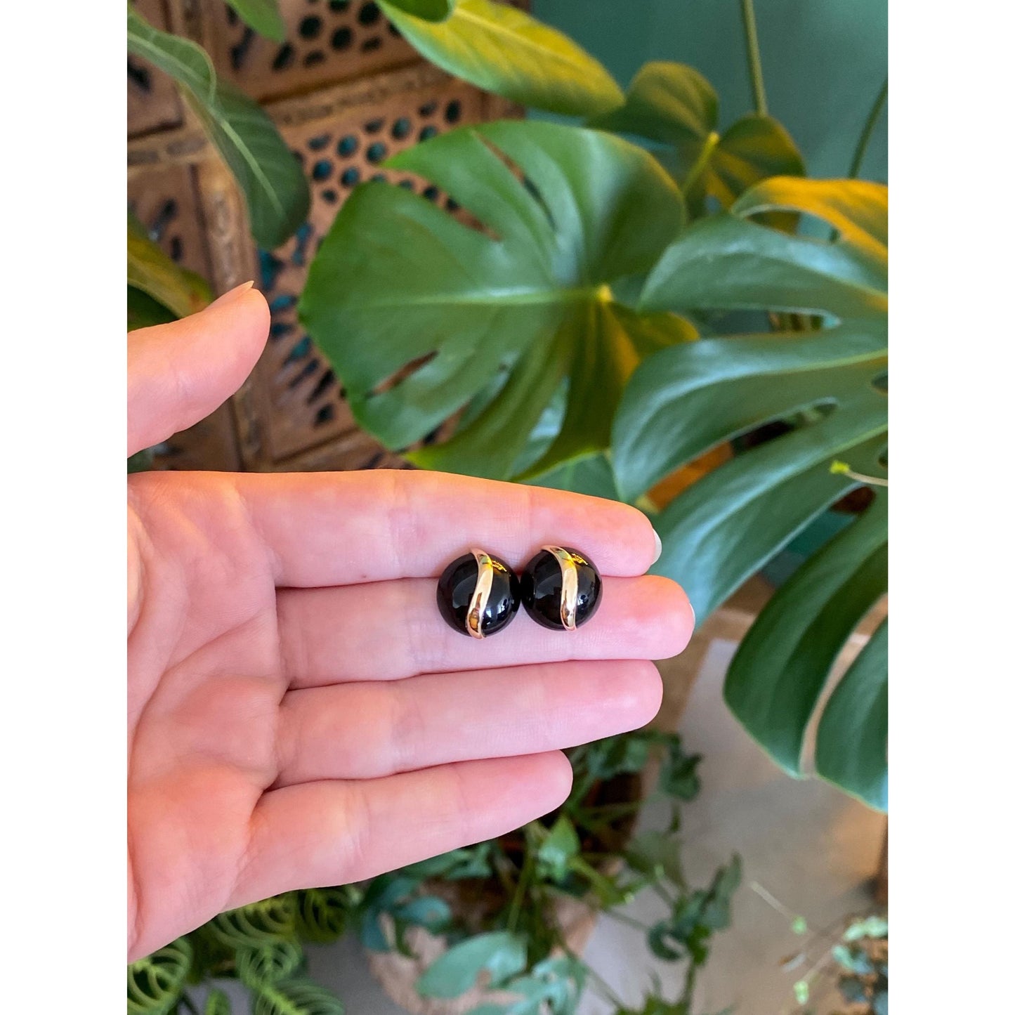 Vintage Solid 14k Yellow Gold Onyx Stud Earrings