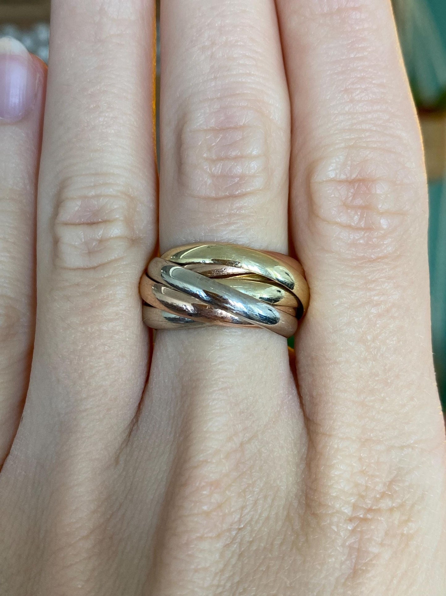 Vintage Solid 14k Tri Tone Gold Wide Rolling Ring - Size 7