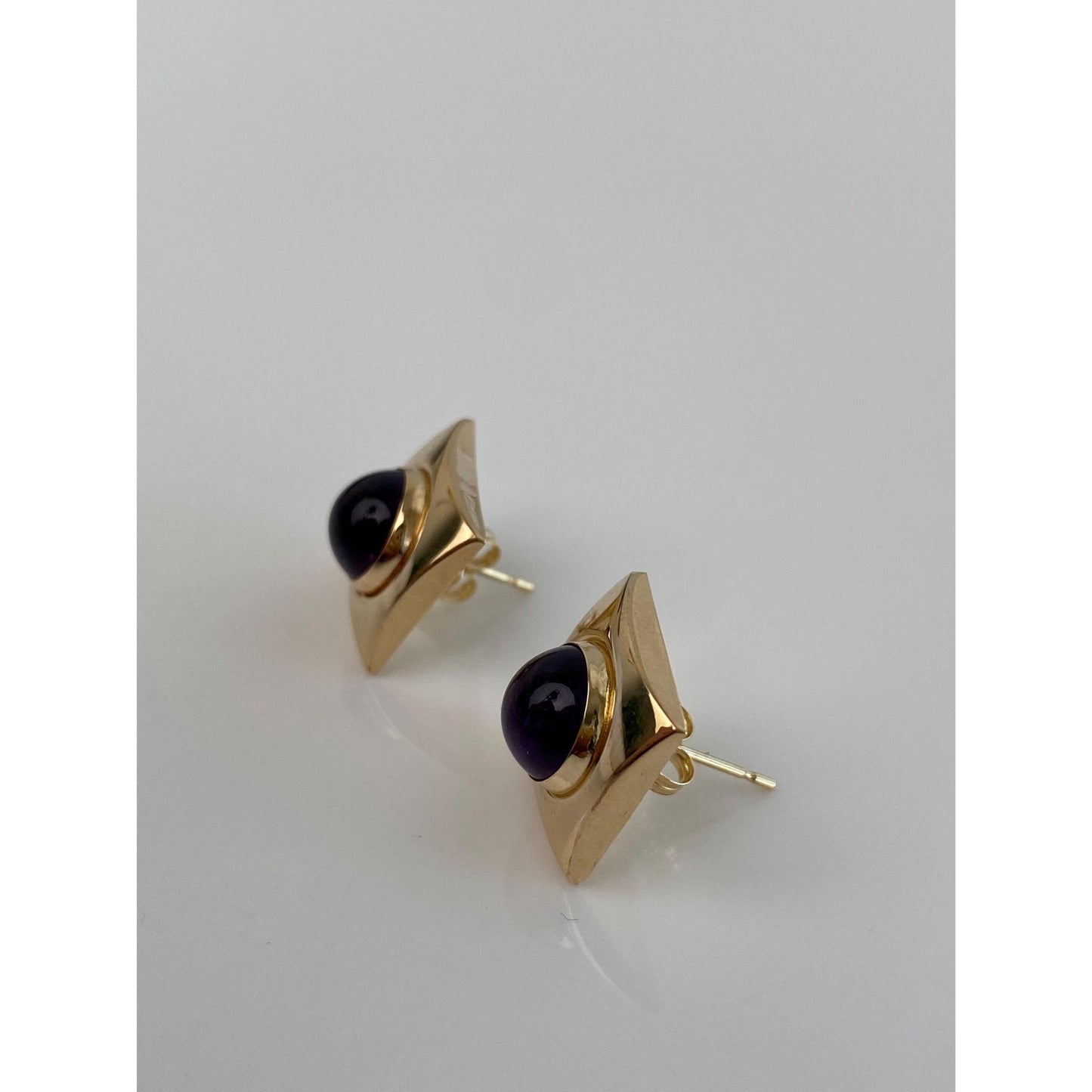 Vintage Solid 14k Yellow Gold Amethyst Cabochon Square Stud Earrings