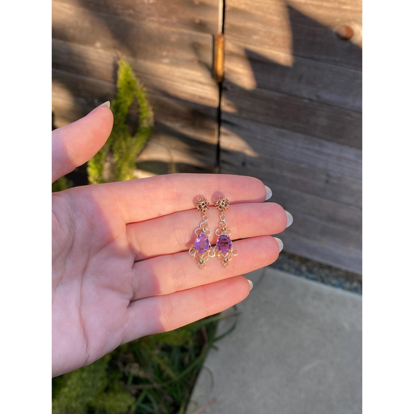 Vintage Solid 14k Yellow Gold Amethyst Filigree Dangle Stud Earrings