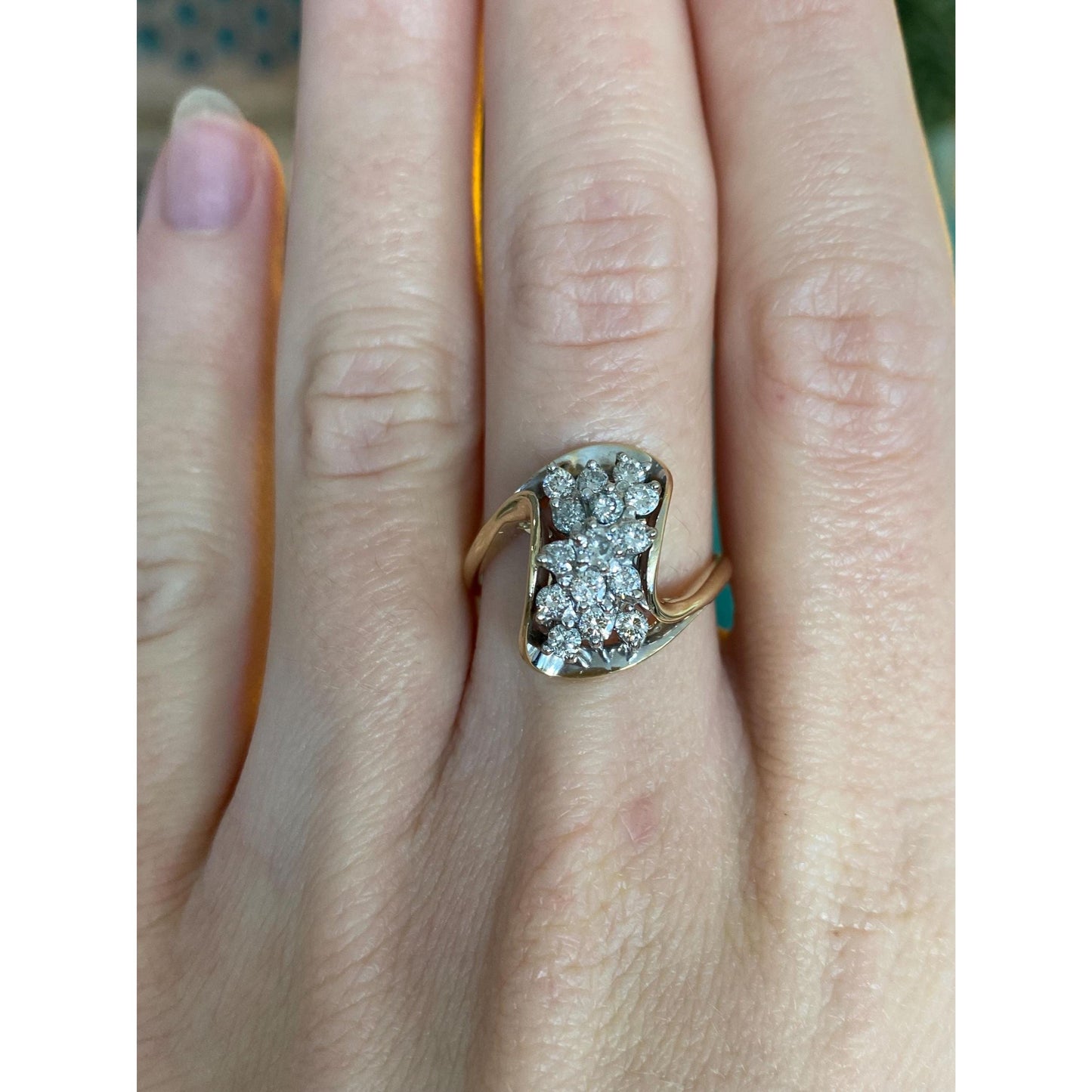 Vintage Solid 14k Yellow & White Gold Diamond Cluster Twist Ring - Size 6.75