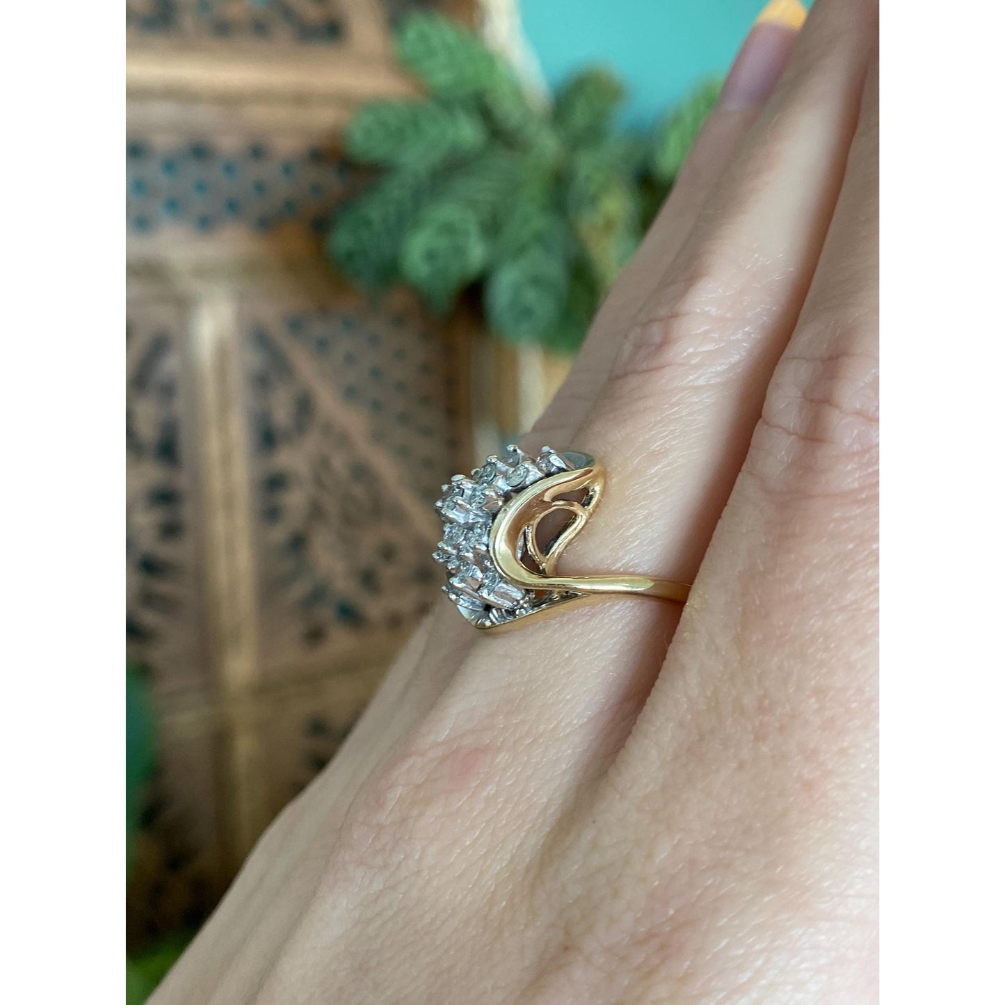 Vintage Solid 14k Yellow & White Gold Diamond Cluster Twist Ring - Size 6.75