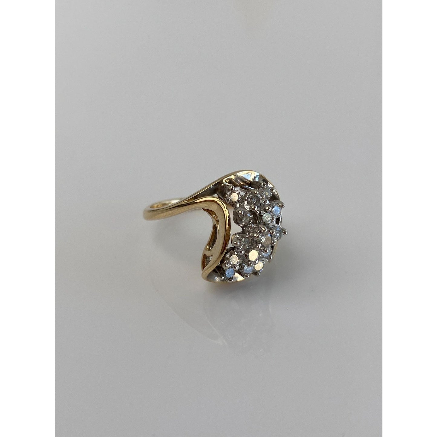 Vintage Solid 14k Yellow & White Gold Diamond Cluster Twist Ring - Size 6.75