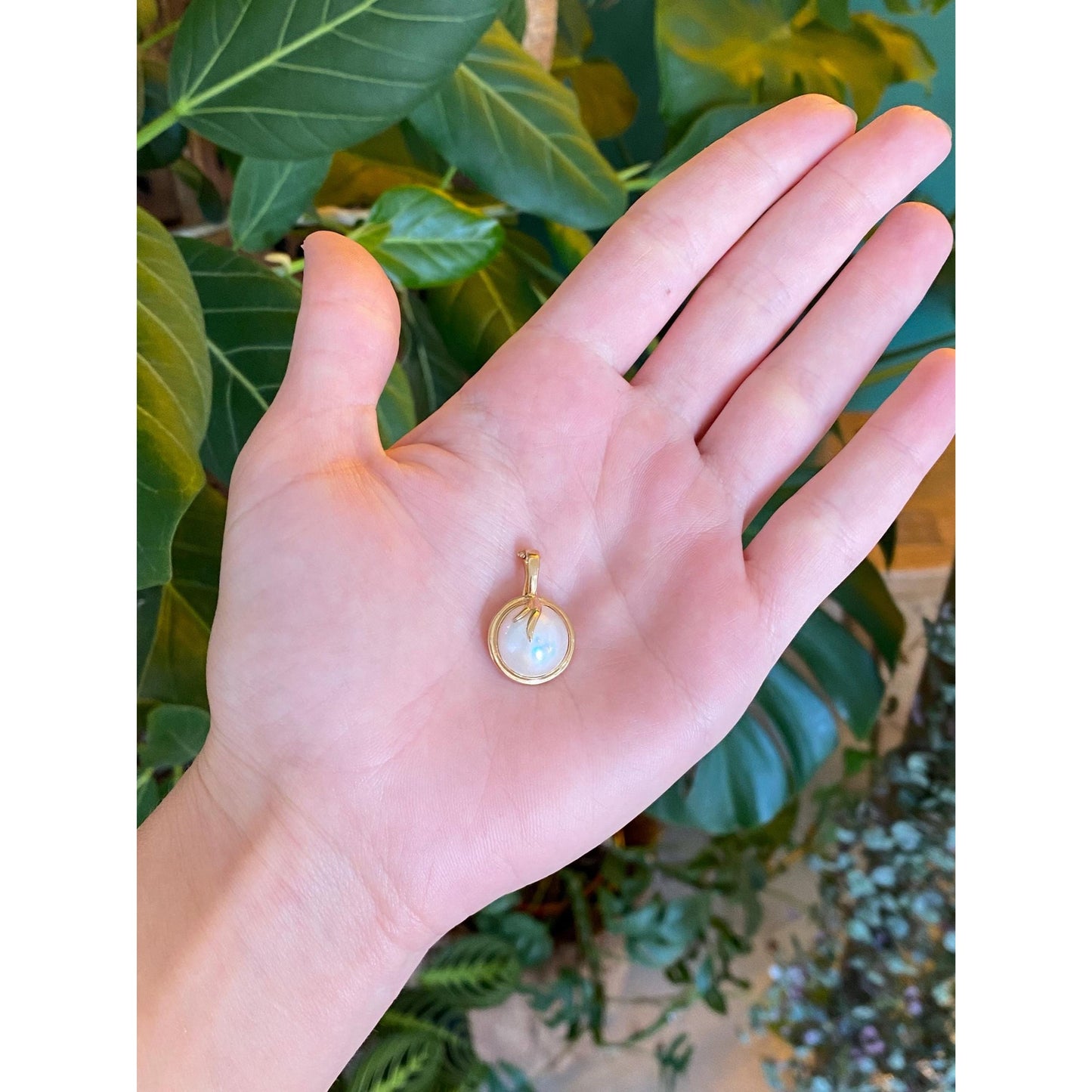 Vintage Solid 14k Yellow Gold Mabe Pearl Charm