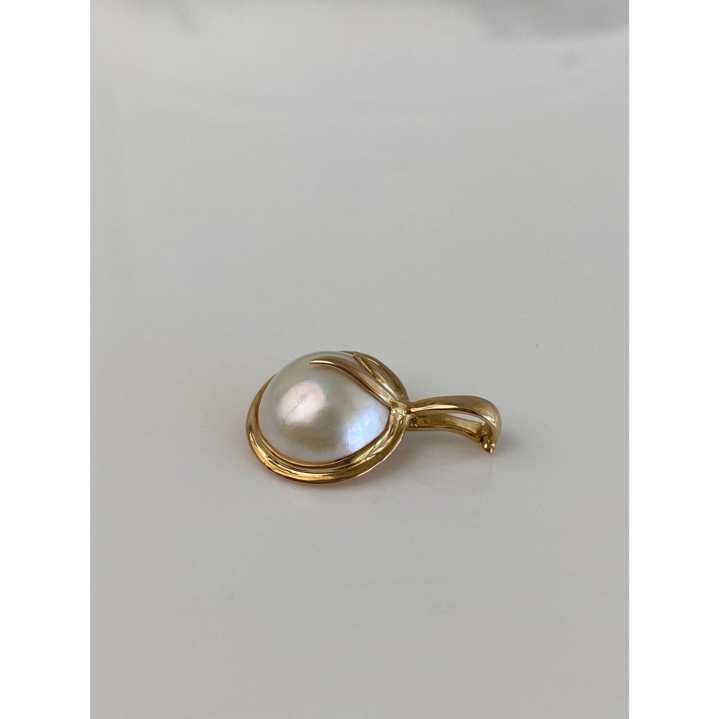 Vintage Solid 14k Yellow Gold Mabe Pearl Charm