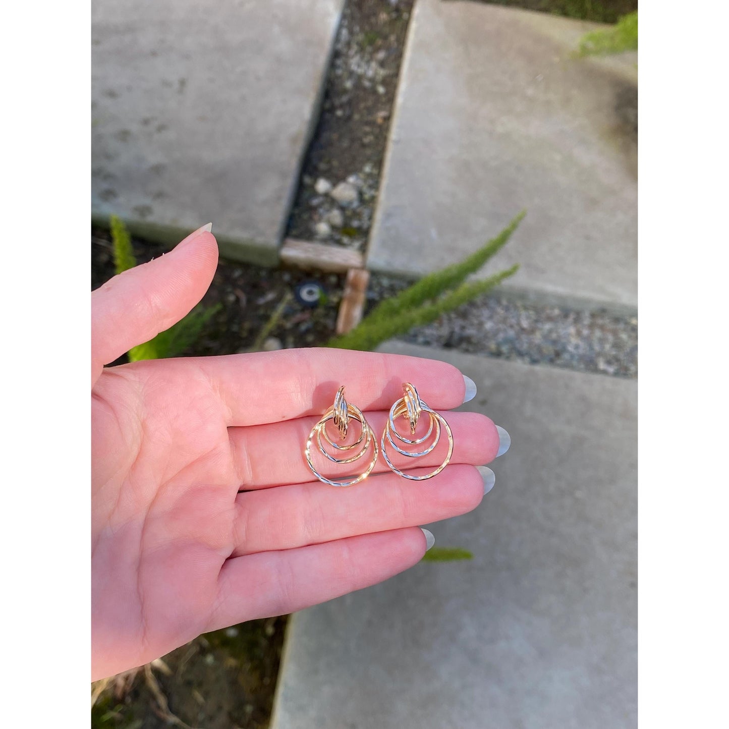 Vintage 14k Yellow Gold Diamond Cut Layered Stud Earrings