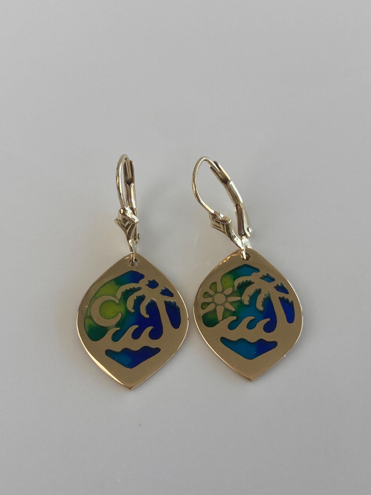 Vintage Solid 14k Yellow Gold Enamel Island Dangle Earrings