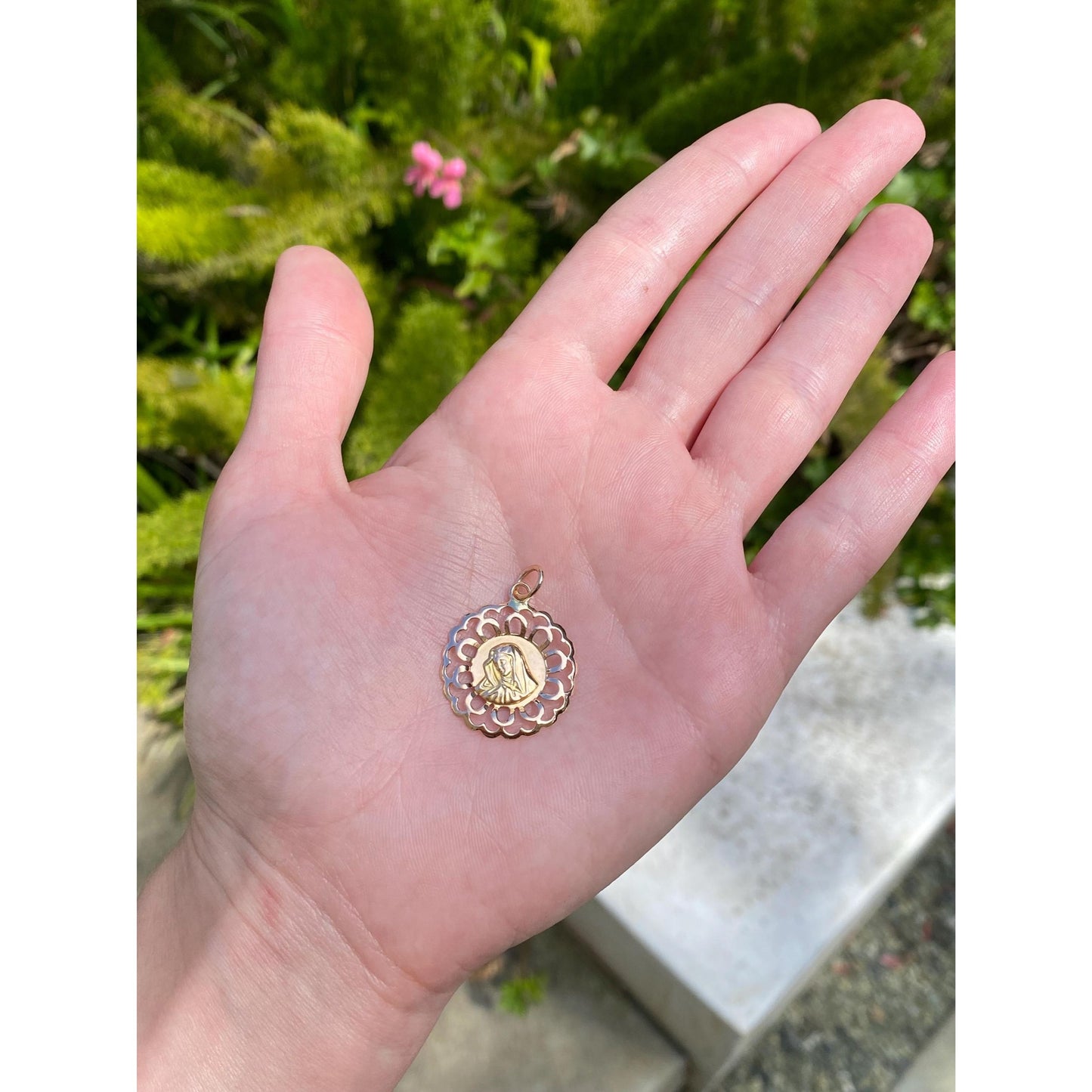 Vintage Solid 18k Yellow Gold Virgin Mary Charm