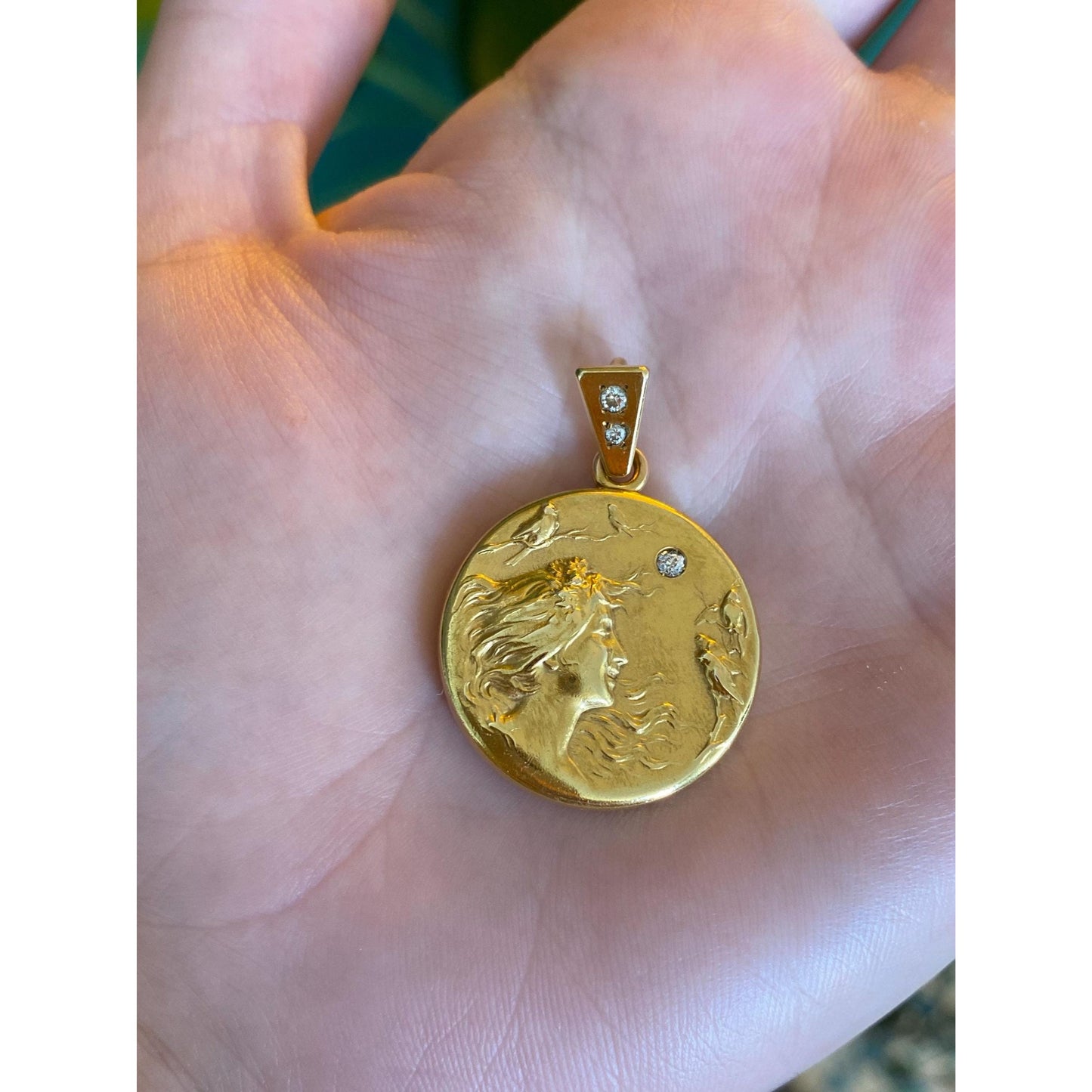 Vintage 18k Yellow Gold Diamond Art Nouveau Locket Charm