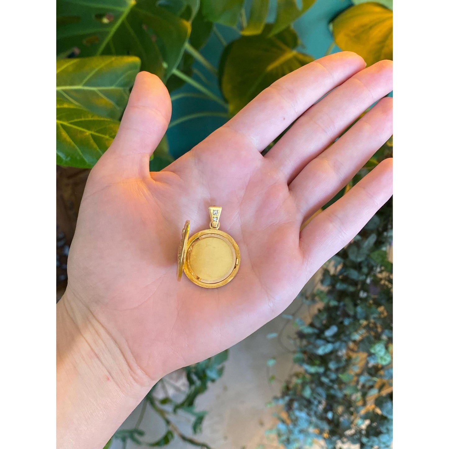 Vintage 18k Yellow Gold Diamond Art Nouveau Locket Charm