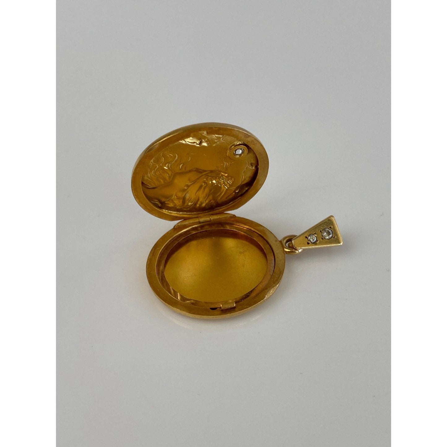 Vintage 18k Yellow Gold Diamond Art Nouveau Locket Charm
