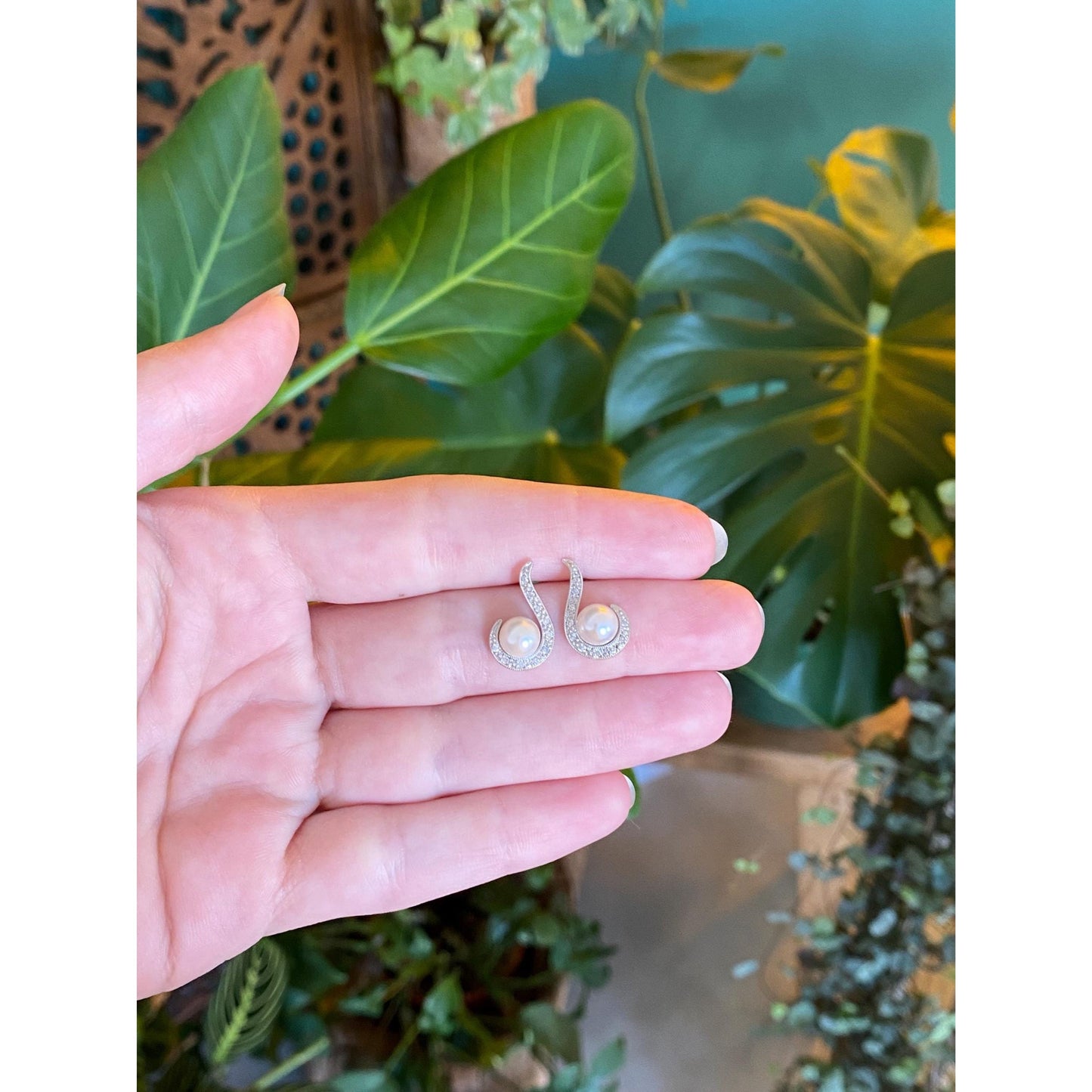 Vintage Solid 14k White Gold Diamond & Pearl Drop Earrings