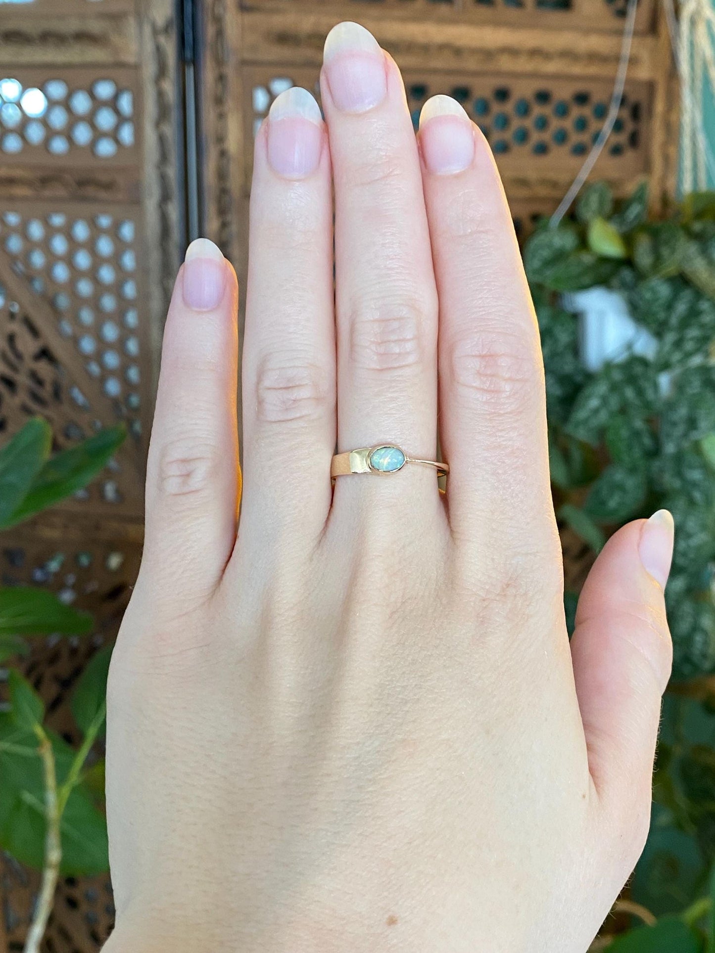 Vintage Solid 14k Yellow Gold Opal Ring - Size 7.75