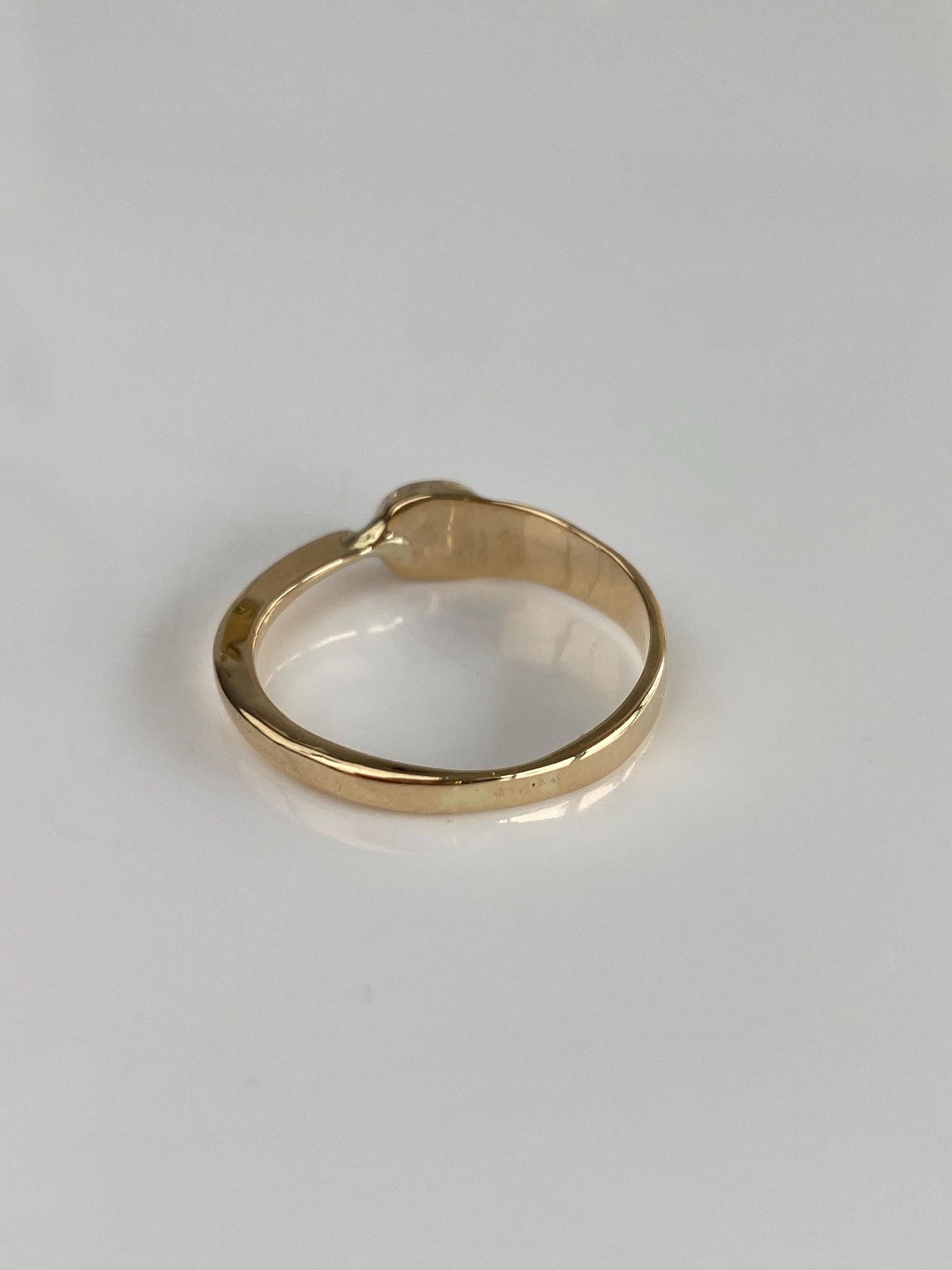 Vintage Solid 14k Yellow Gold Opal Ring - Size 7.75