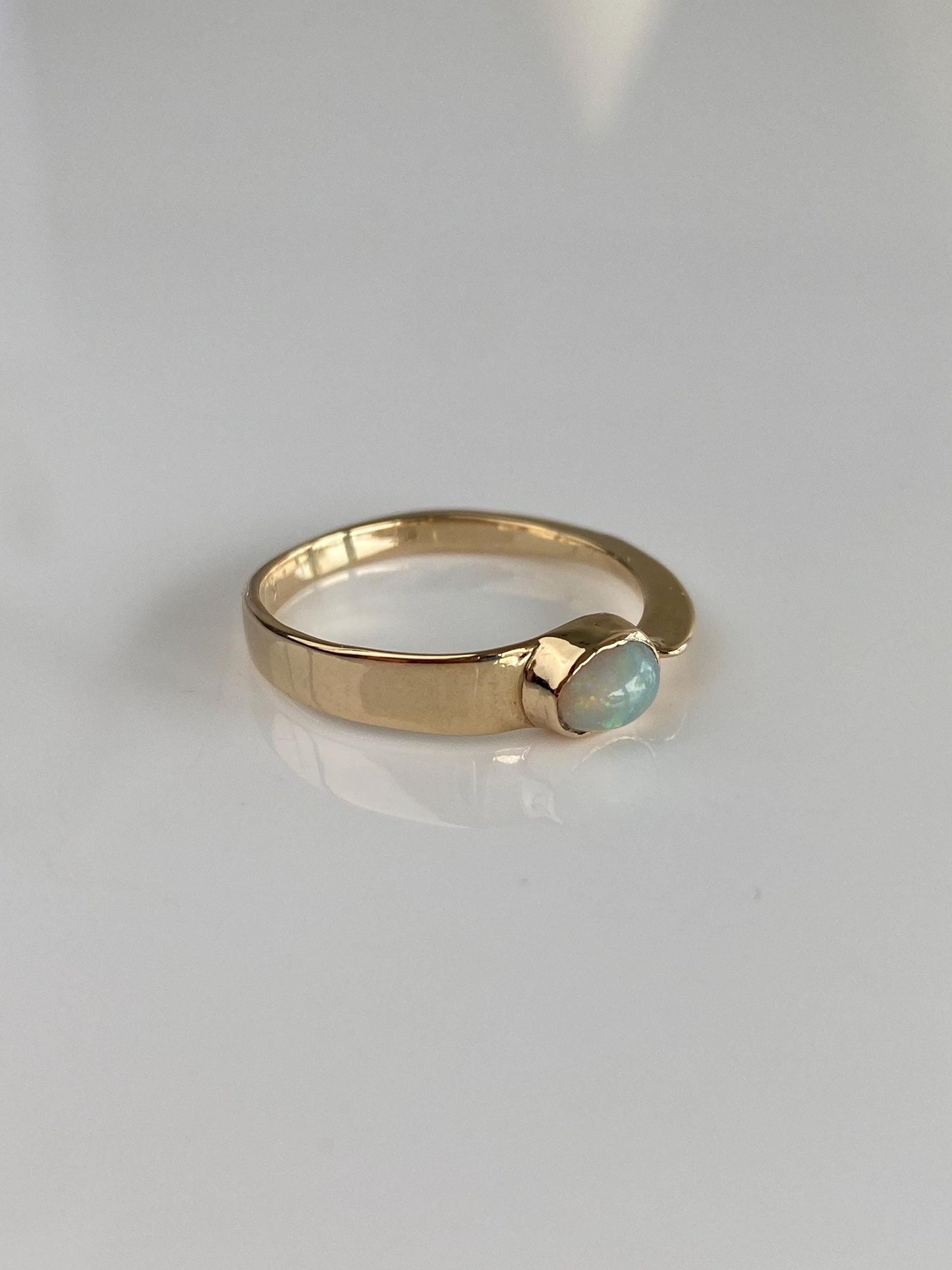 Vintage Solid 14k Yellow Gold Opal Ring - Size 7.75