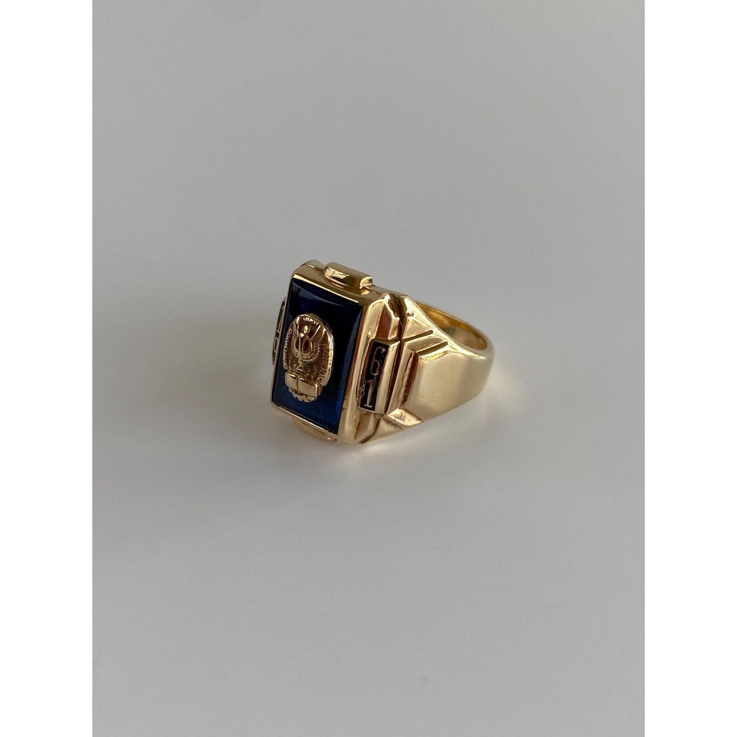 Vintage Solid 10k Yellow Gold Blue Spinel 1961 Class Ring - Size 6