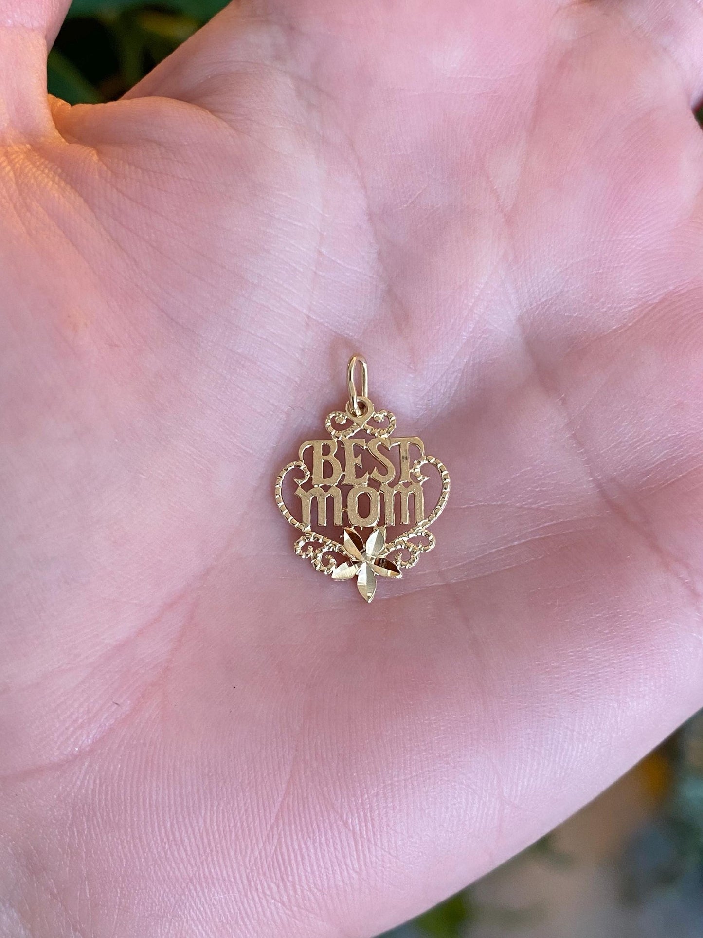 Vintage Solid 14k Yellow Gold Best Mom Charm