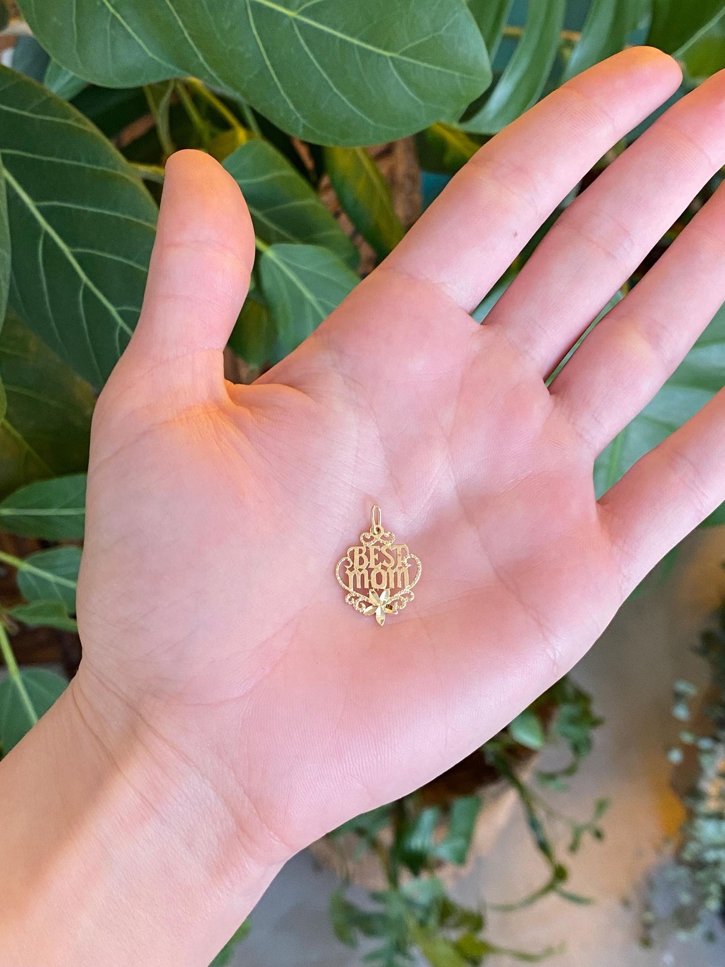 Vintage Solid 14k Yellow Gold Best Mom Charm